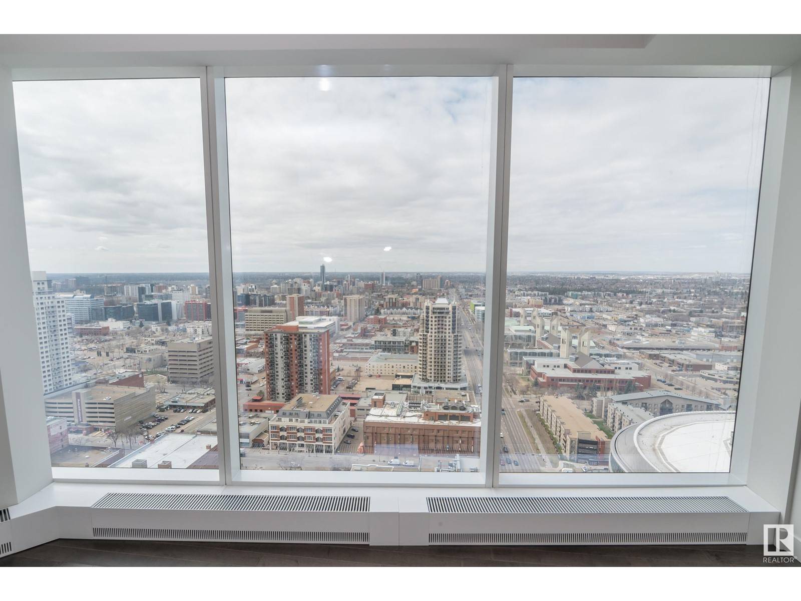 Edmonton, AB T5J0K6,#2612 10360 102 ST NW