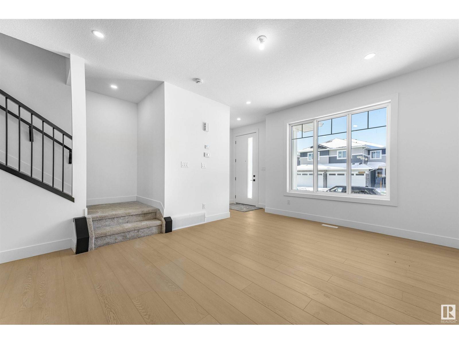 Edmonton, AB T5S0A0,3127 Magpie WY NW