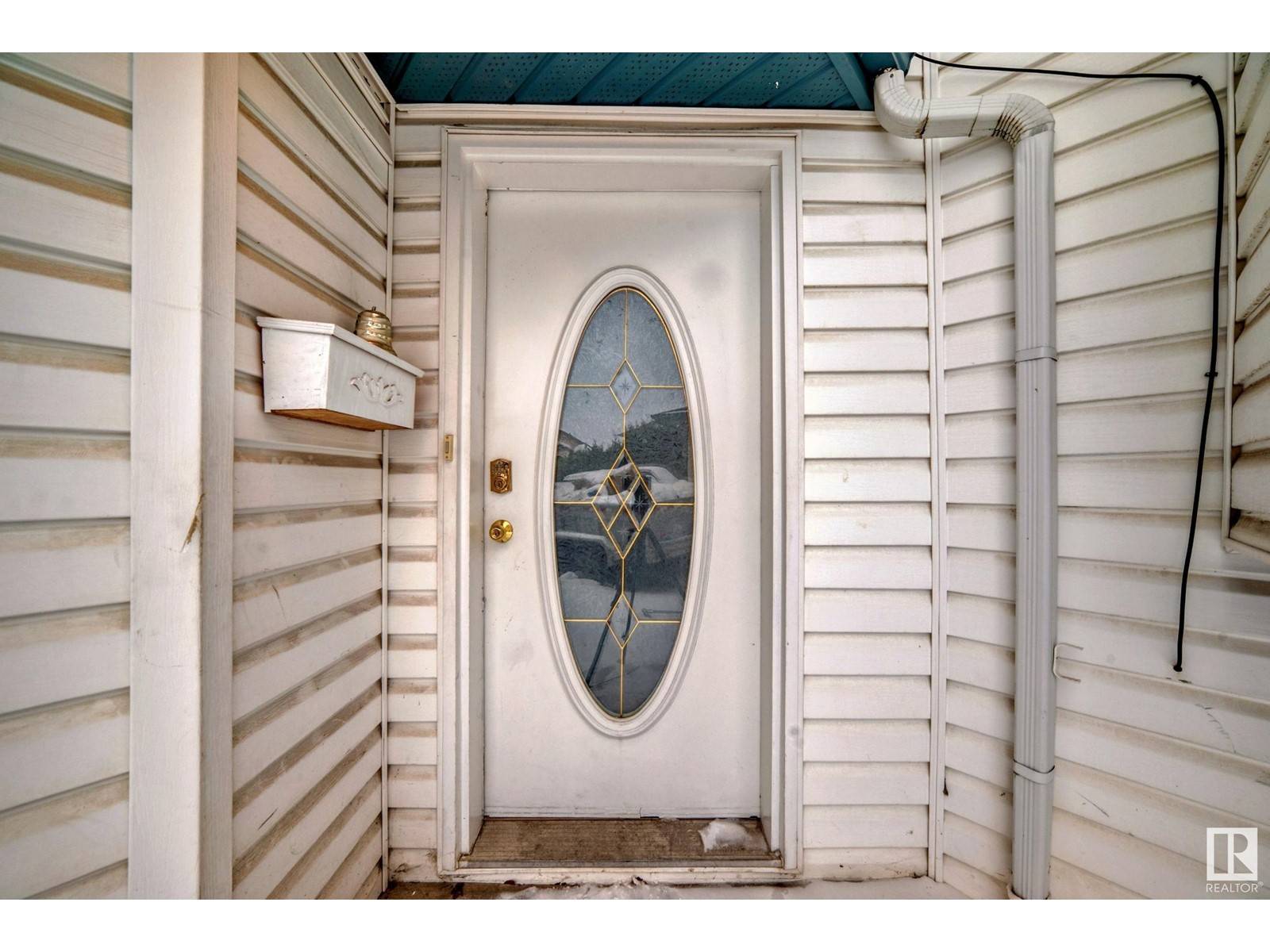 Edmonton, AB T6L7G3,4126 33A AV NW