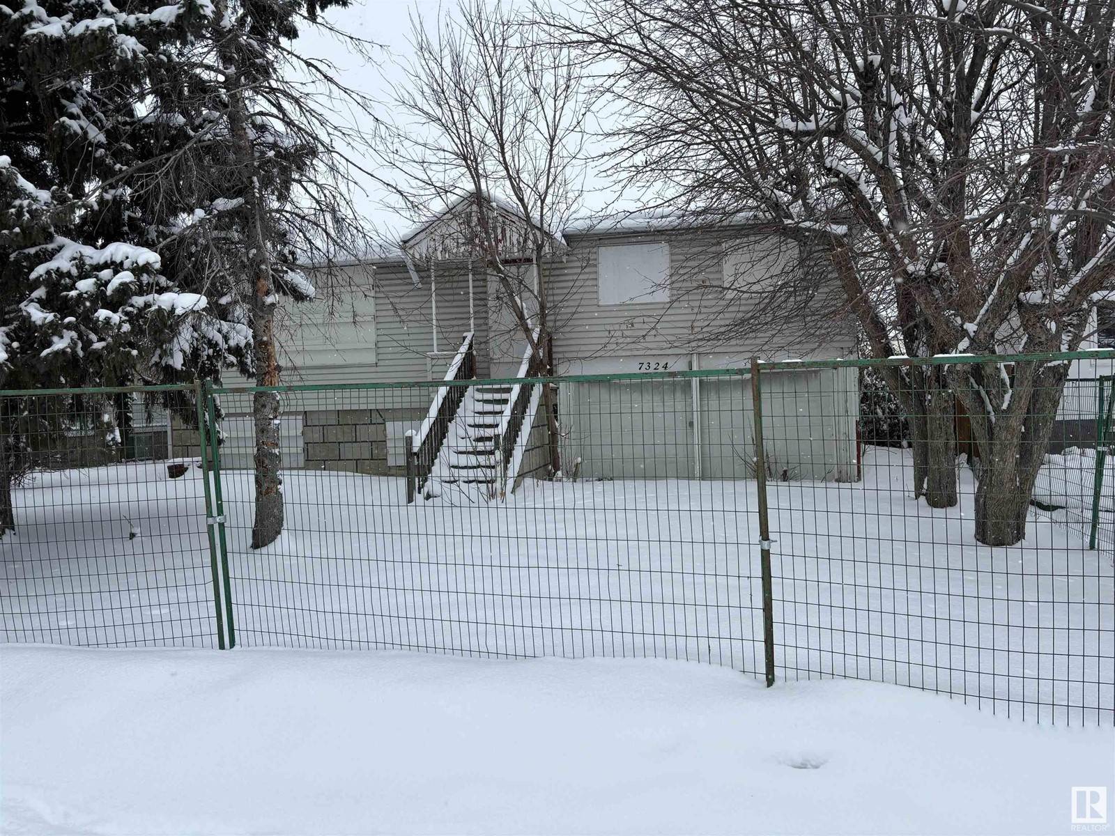 Edmonton, AB T6B0E2,7324 81 AV NW NW
