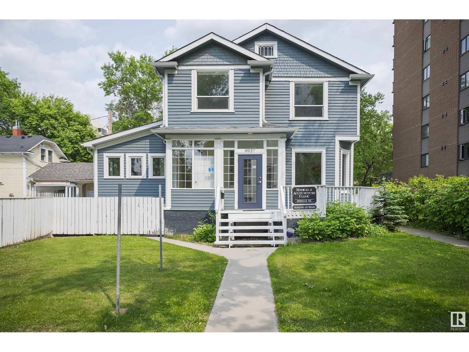 Edmonton, AB T5K1N7,9937 113 ST NW