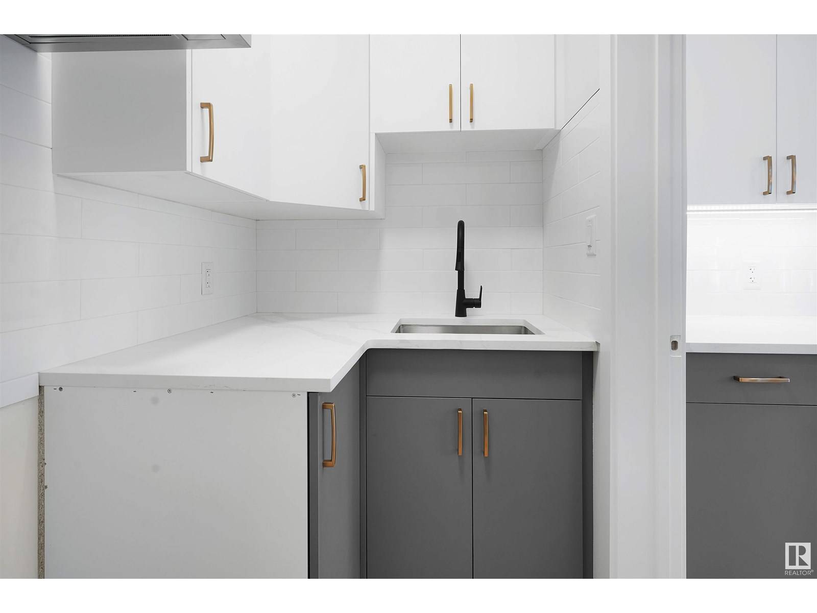 Edmonton, AB T6W5H2,3275 Chernowski Way SW