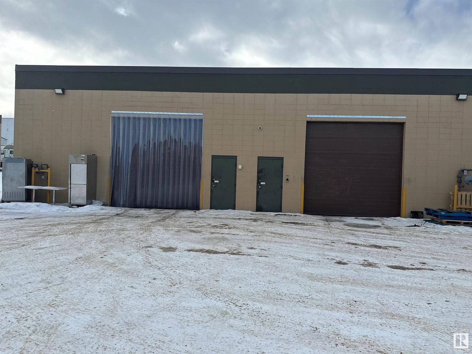 Sherwood Park, AB T8A4H2,465-469 Sioux RD NW