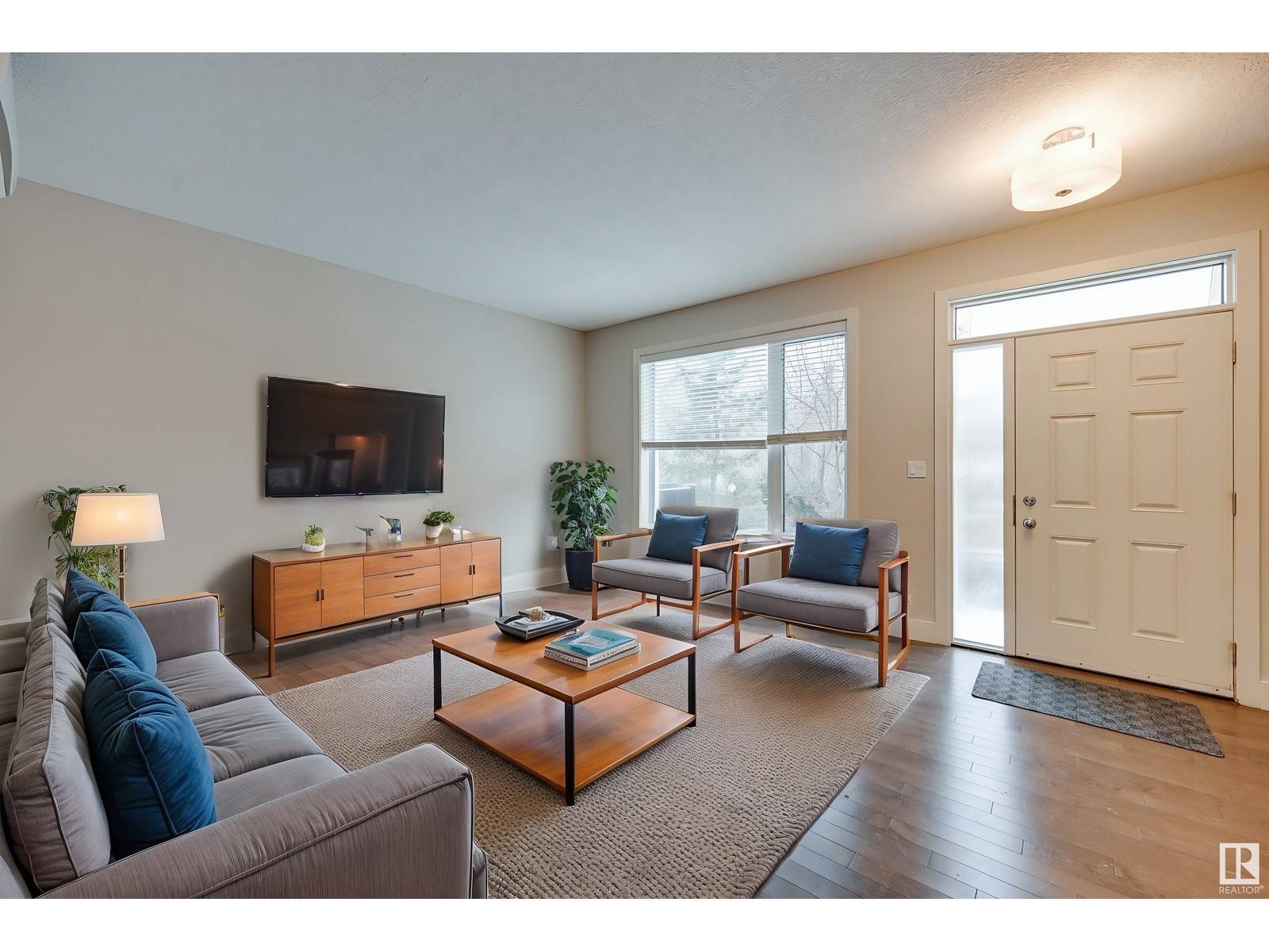 Edmonton, AB T6R0G9,7506 MAY CM NW