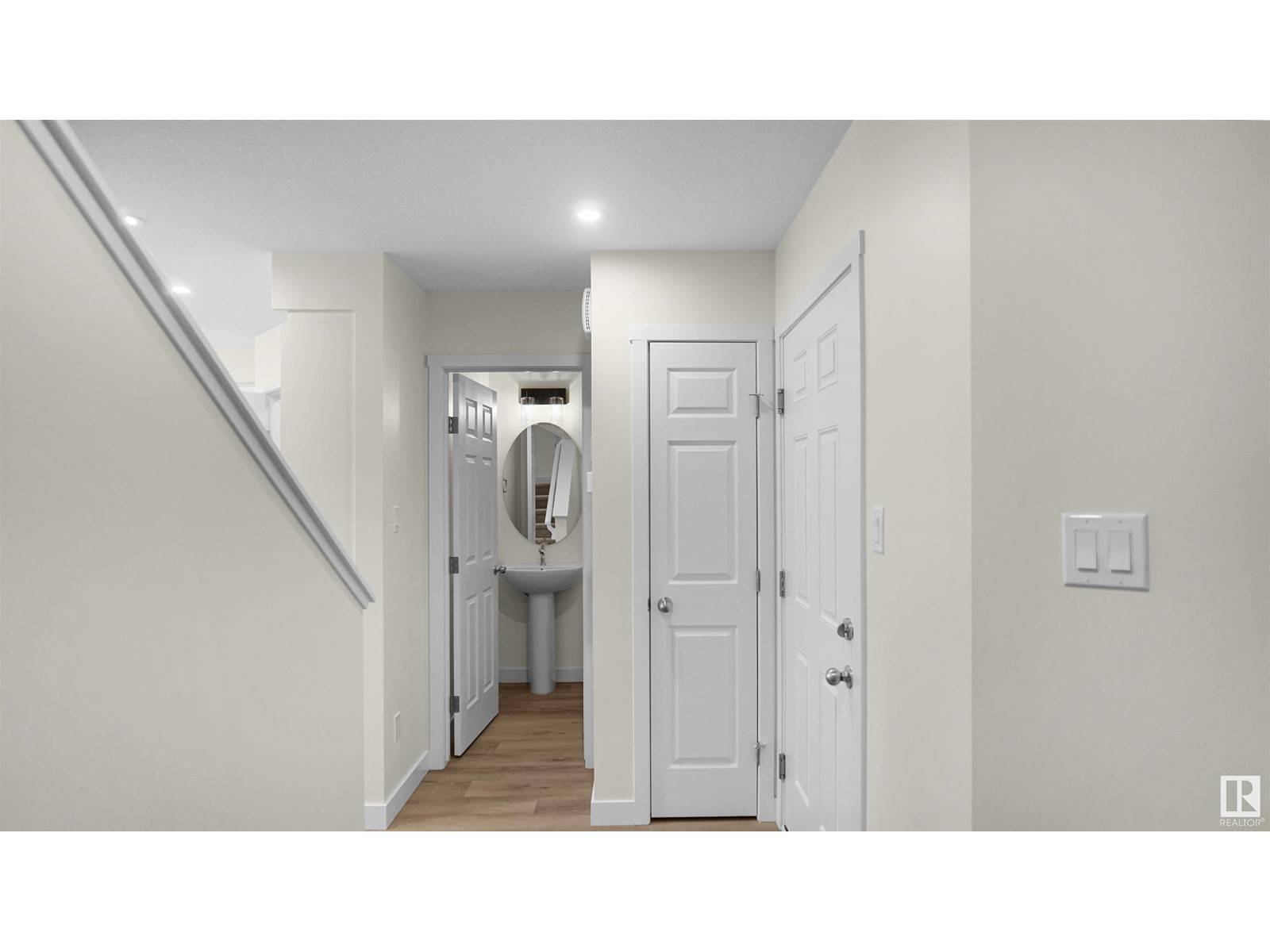 Sherwood Park, AB T8H1A8,271 Savoy CR