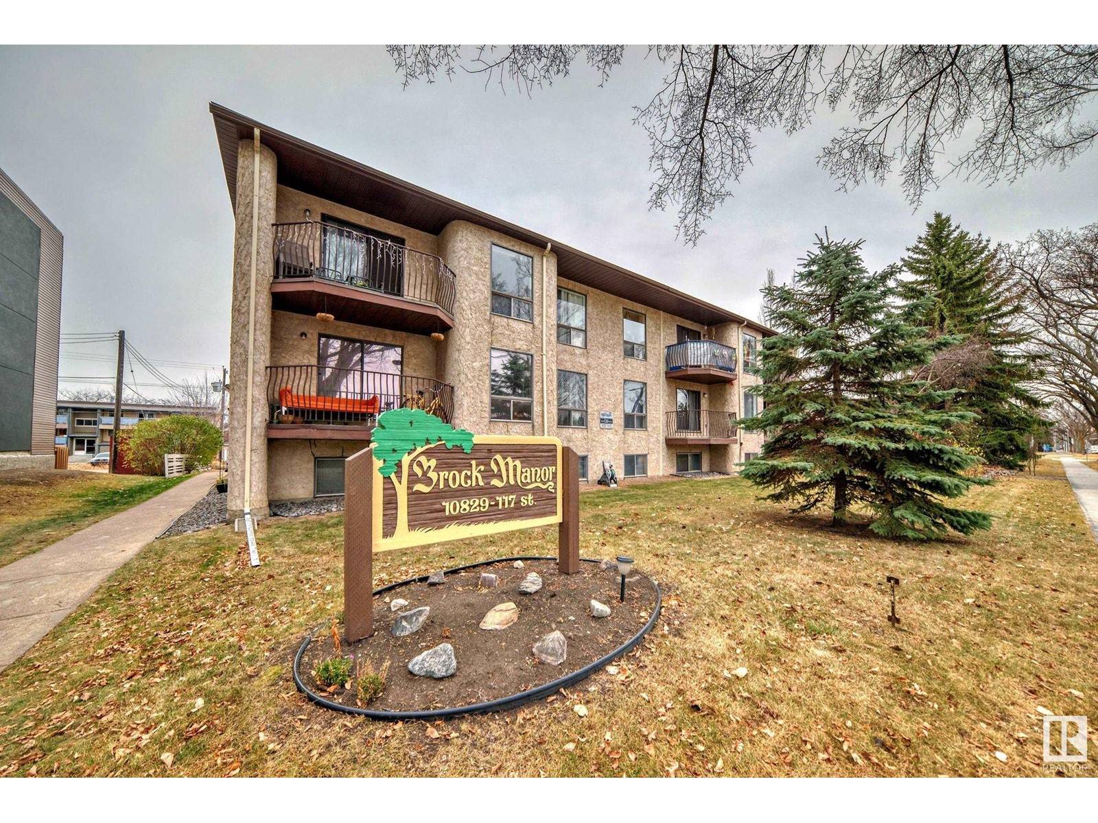 Edmonton, AB T5H3N4,#102 10829 117 ST NW