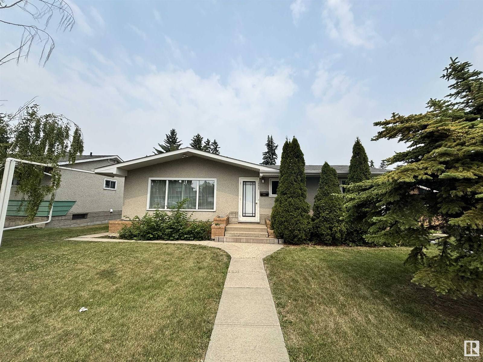 Edmonton, AB T5R4E4,14624 87 AV NW
