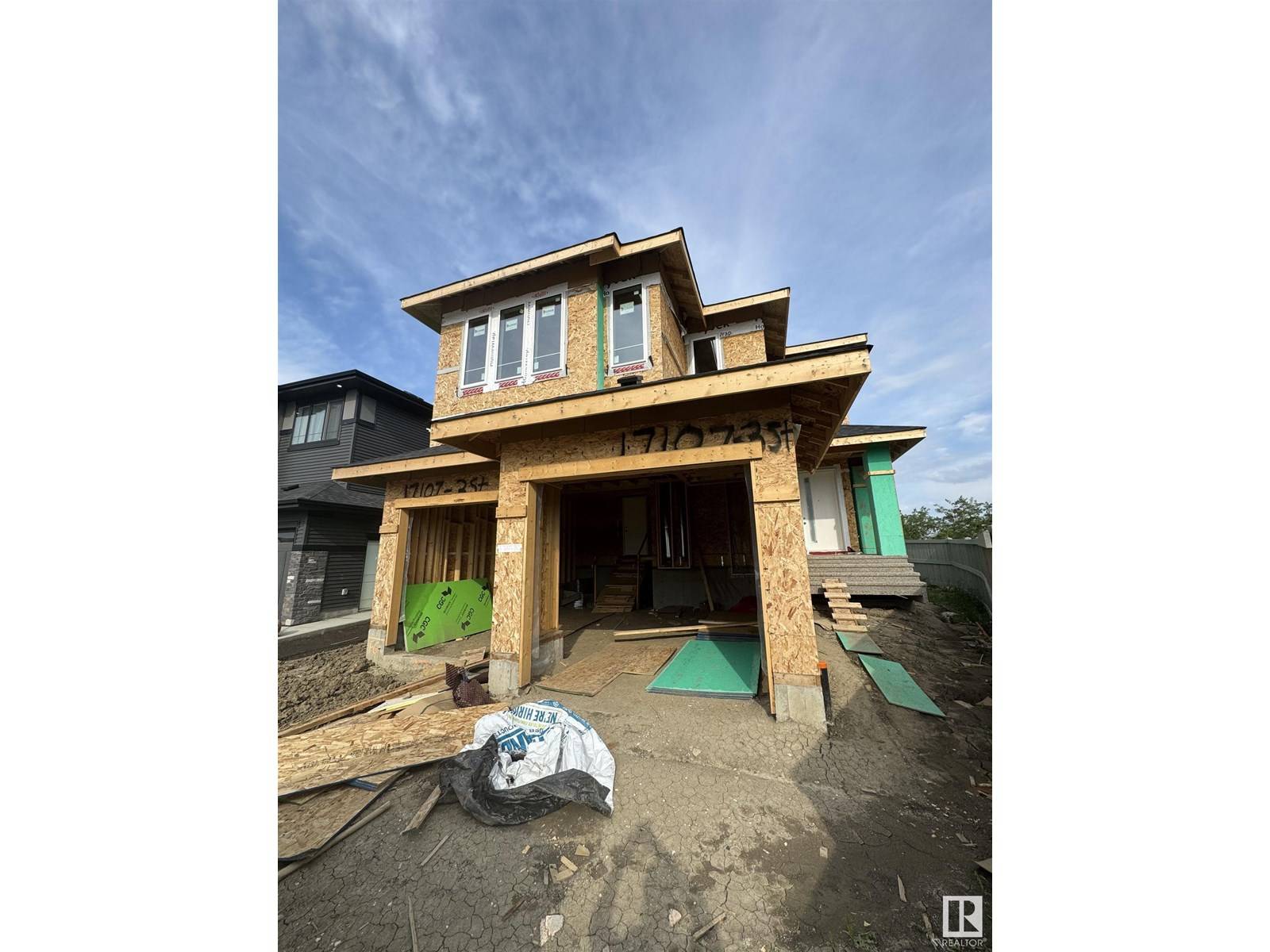 Edmonton, AB T5Y4G8,17107 3 ST NW NW