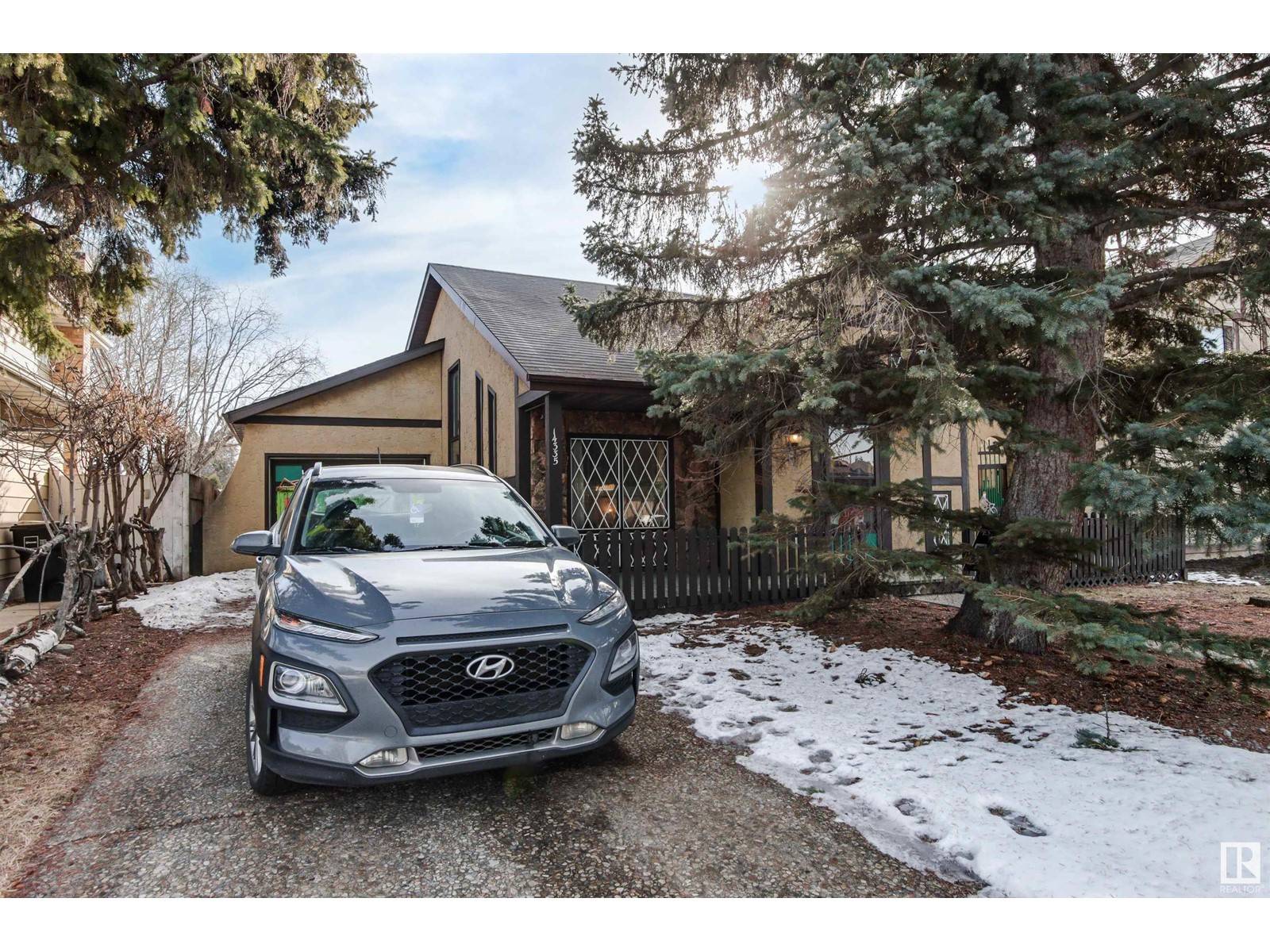 Edmonton, AB T5X3M1,14335 123 ST NW