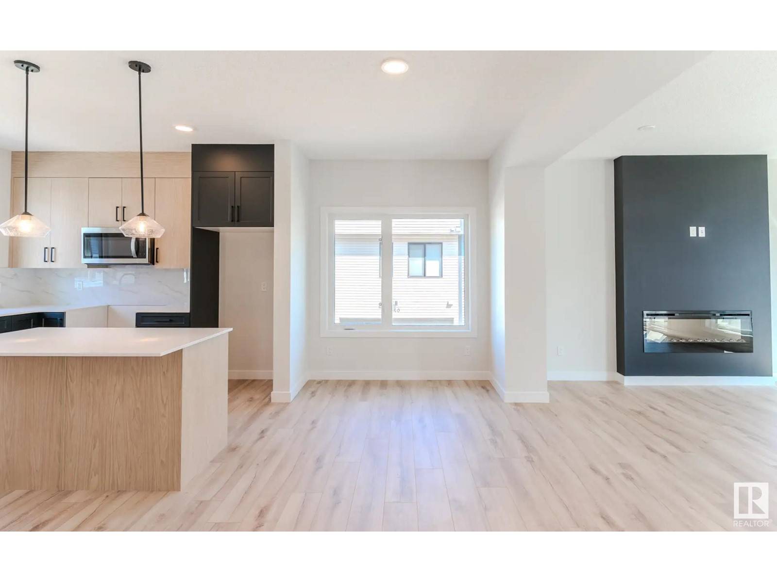 Edmonton, AB T6W4Z8,#70 11910 35 AV SW