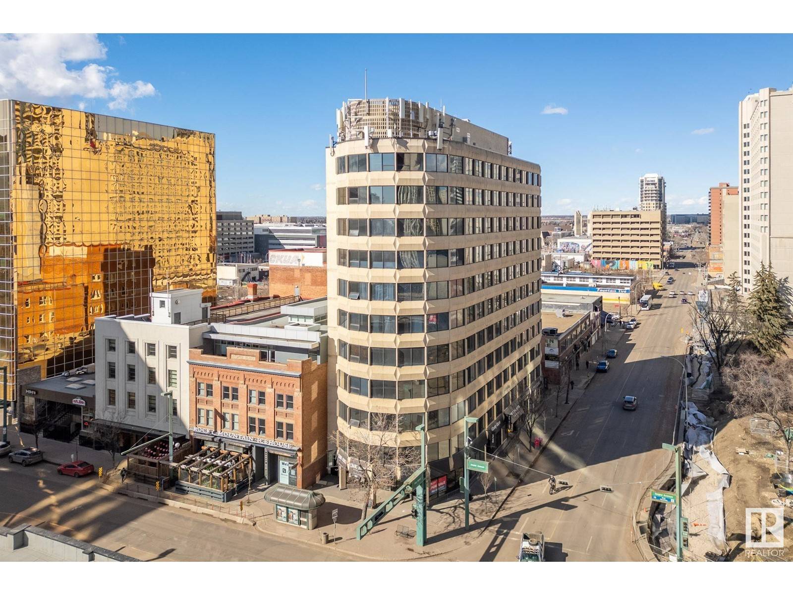 Edmonton, AB T5J5E7,#702 10106 105 ST NW