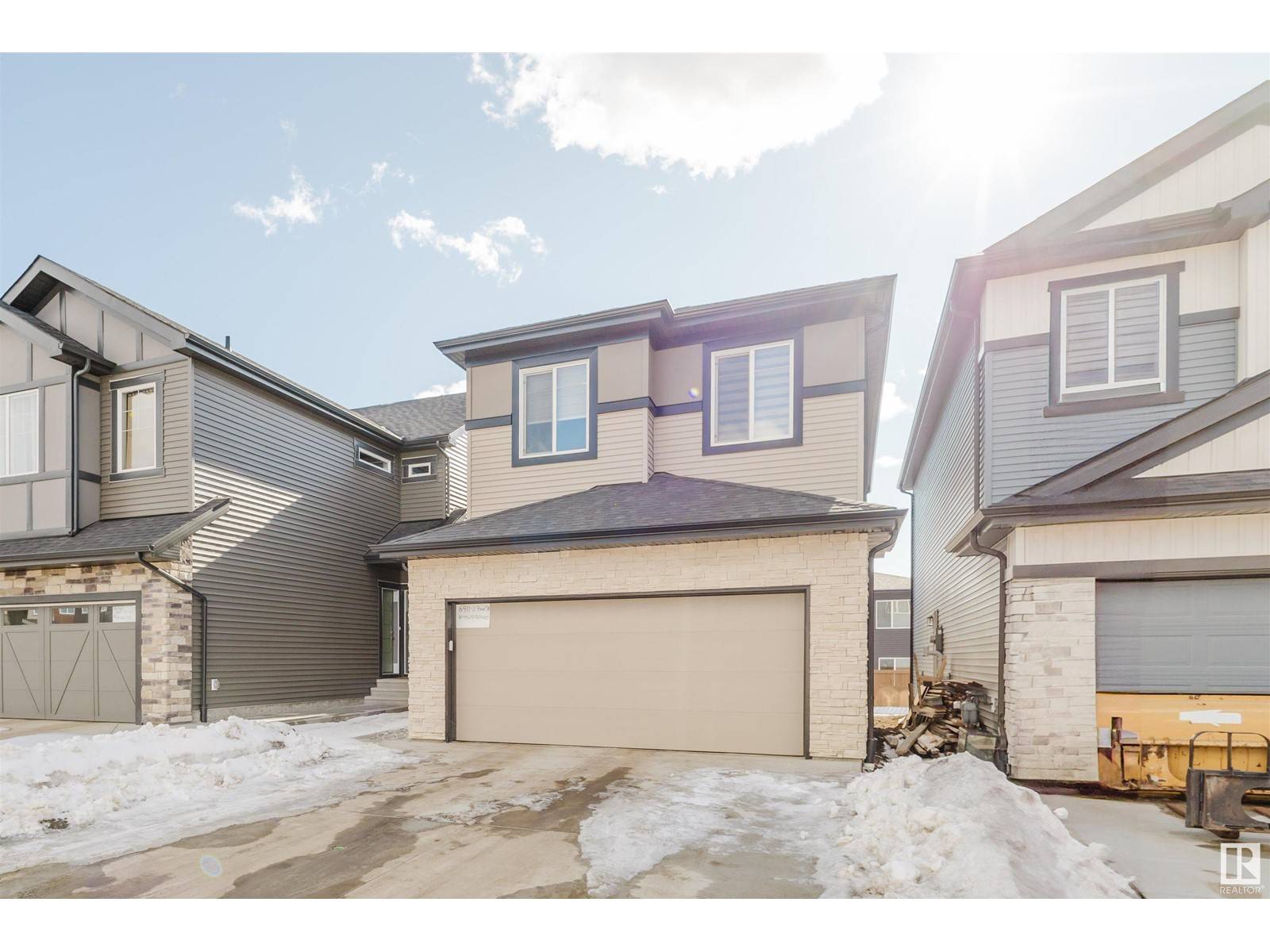 Edmonton, AB T6X1A3,6411 27 AV SW