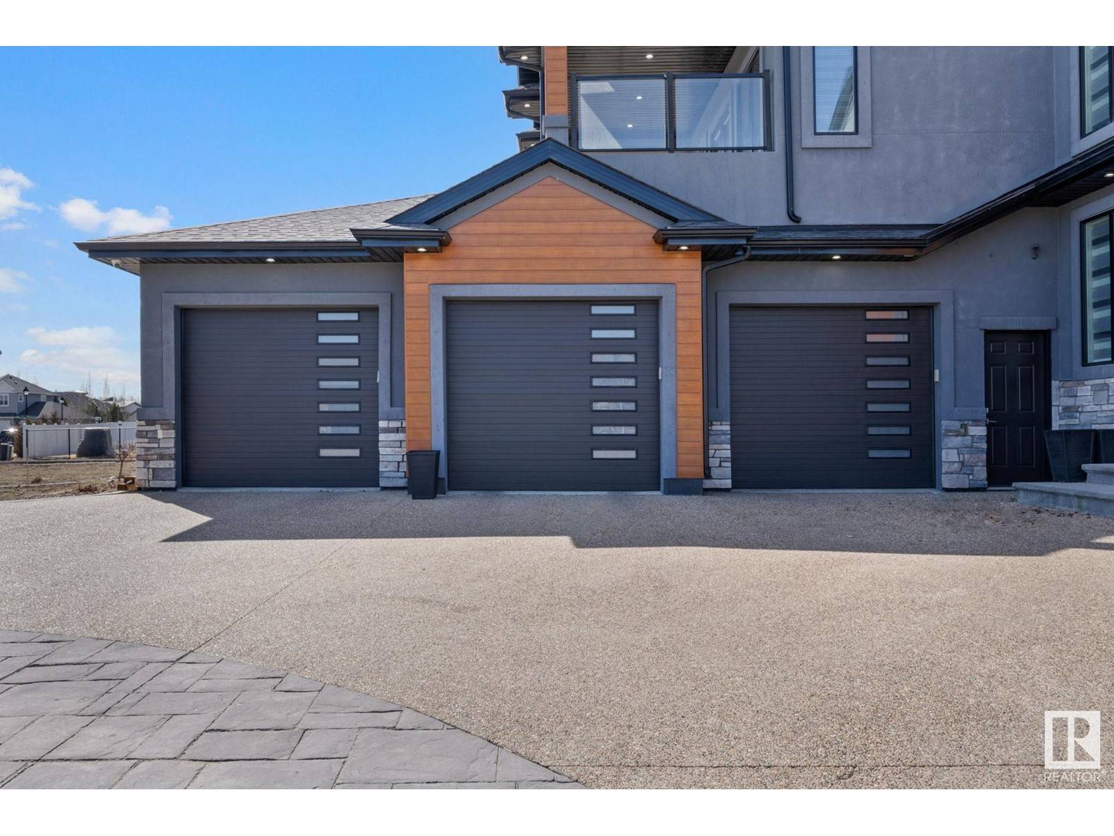 Edmonton, AB T5Y0P6,916 166 AV NE