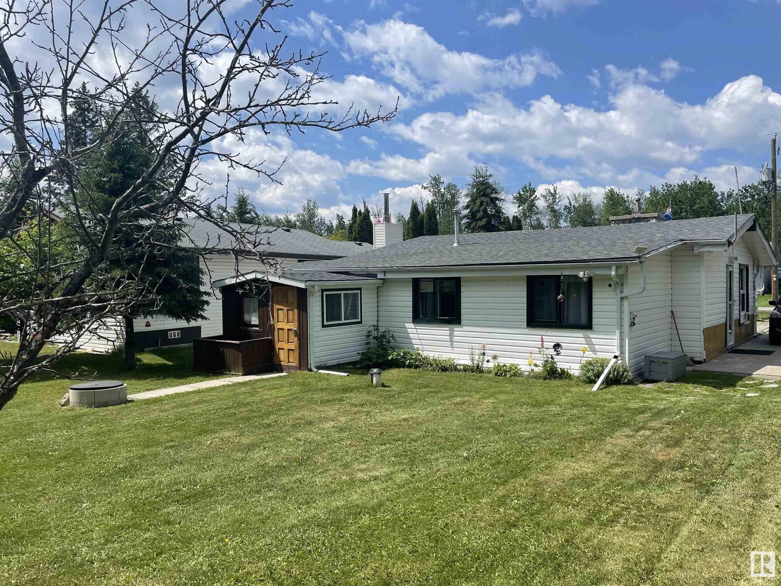 Rural Lac Ste. Anne County, AB T0E0A0,705 7th ST