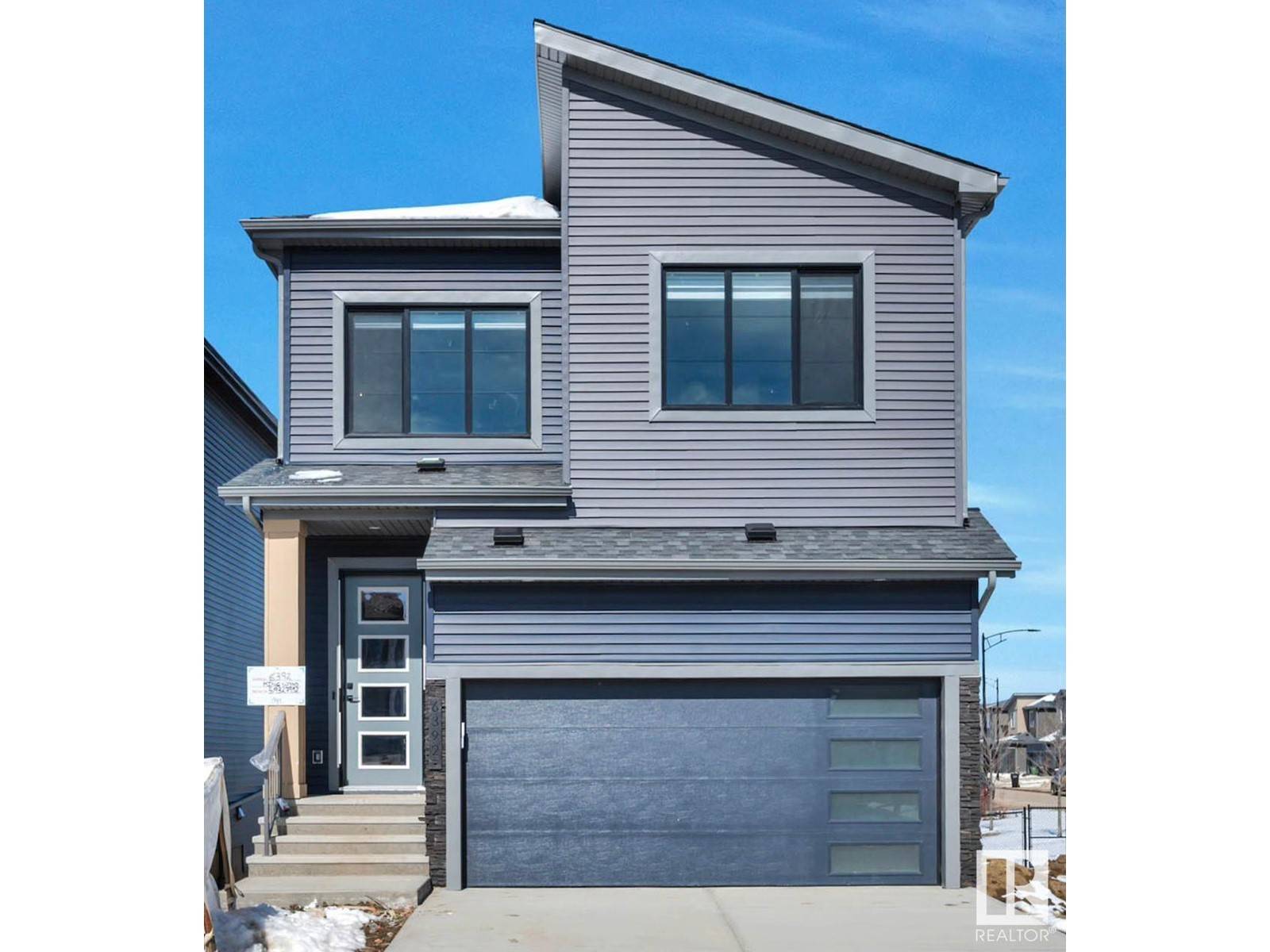 Edmonton, AB T6W5J3,6392 KING WD SW