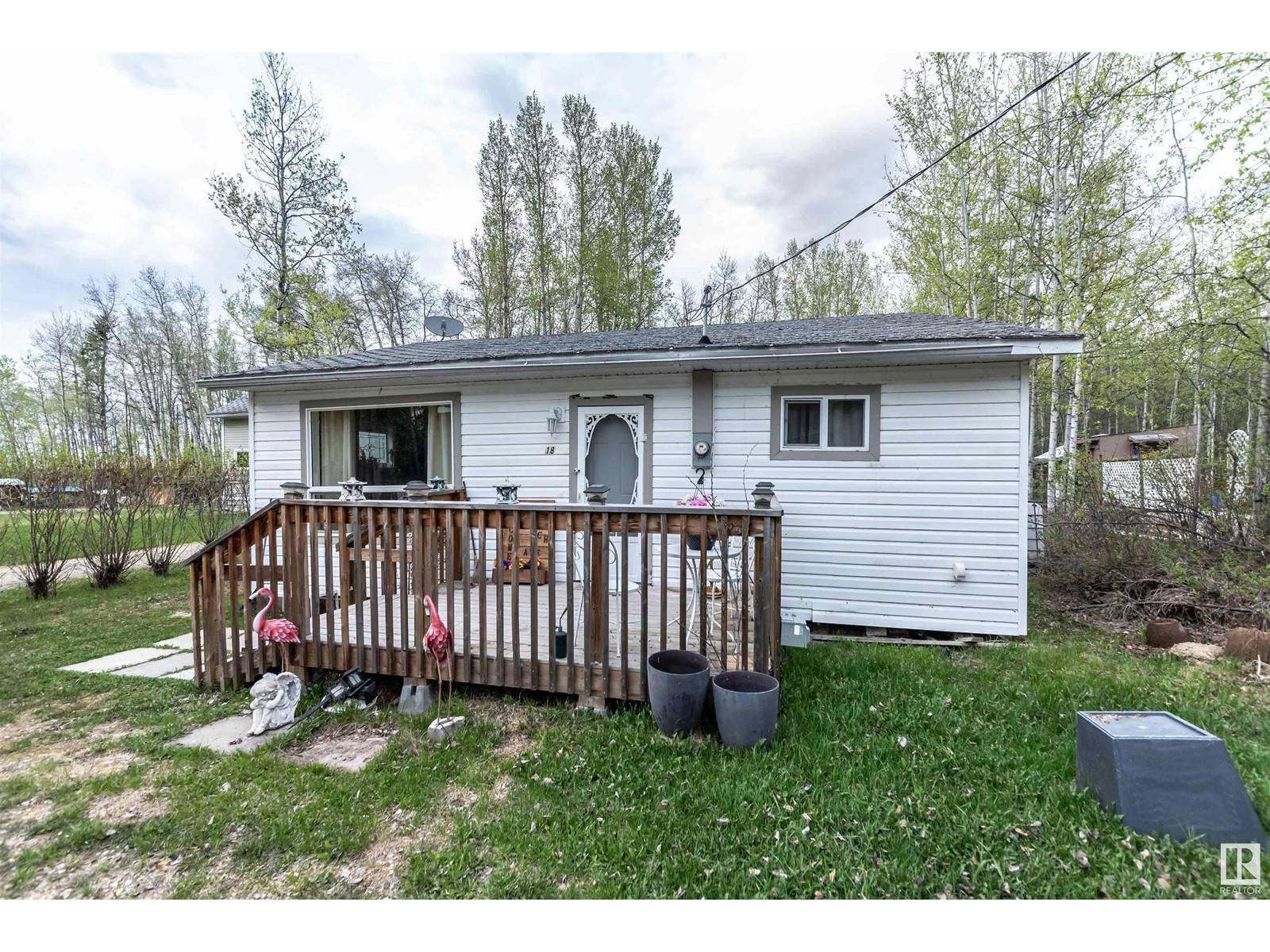 Rural Lac Ste. Anne County, AB T0E0H0,18 BIRCH AV