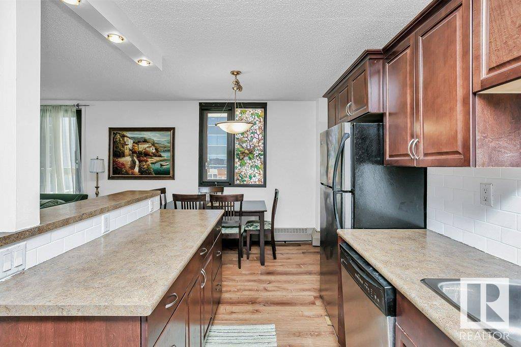Edmonton, AB T5J3M5,#305 10125 109 ST NW