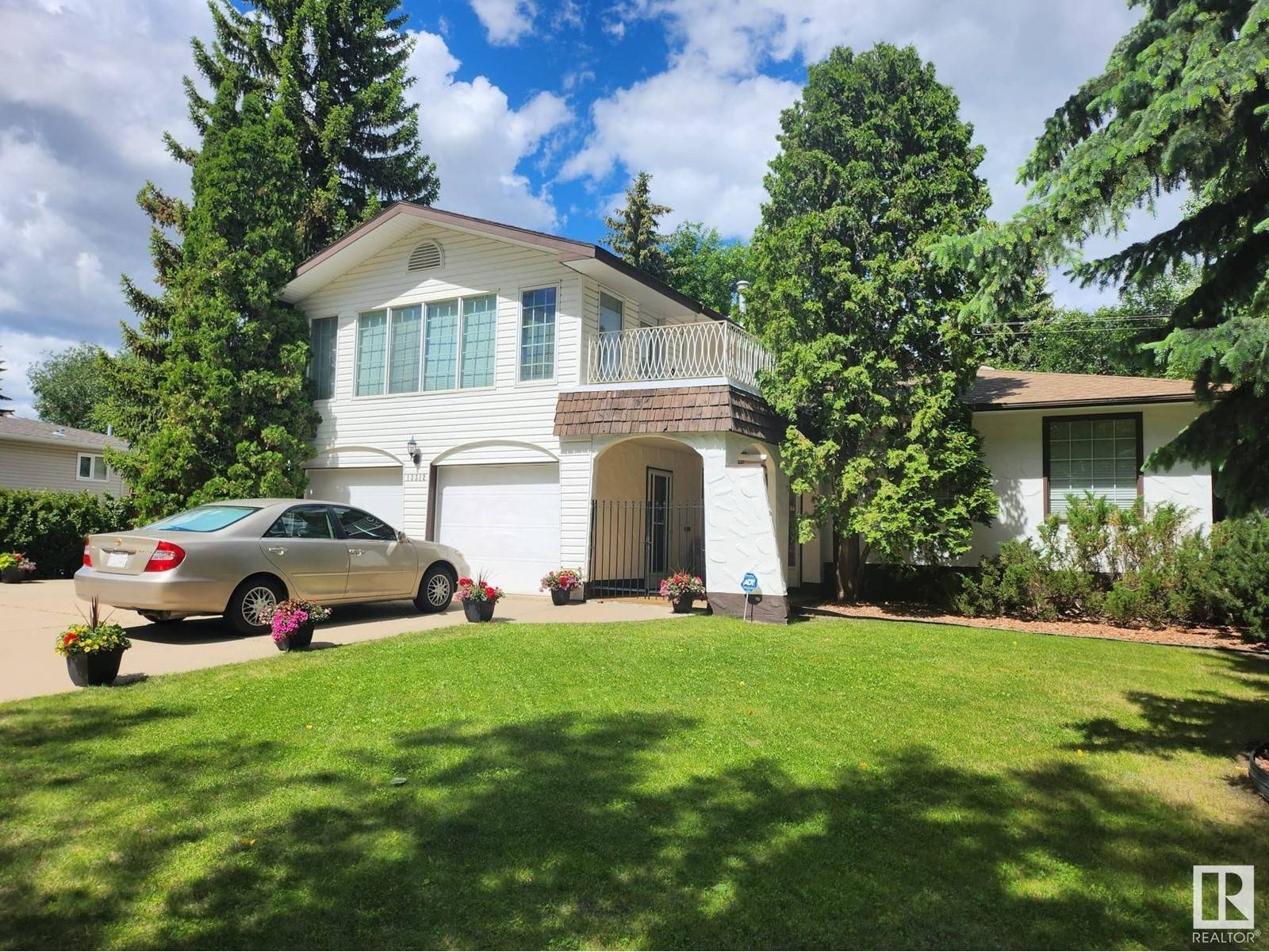 Edmonton, AB T5R5R2,13312 Buena Vista RD NW