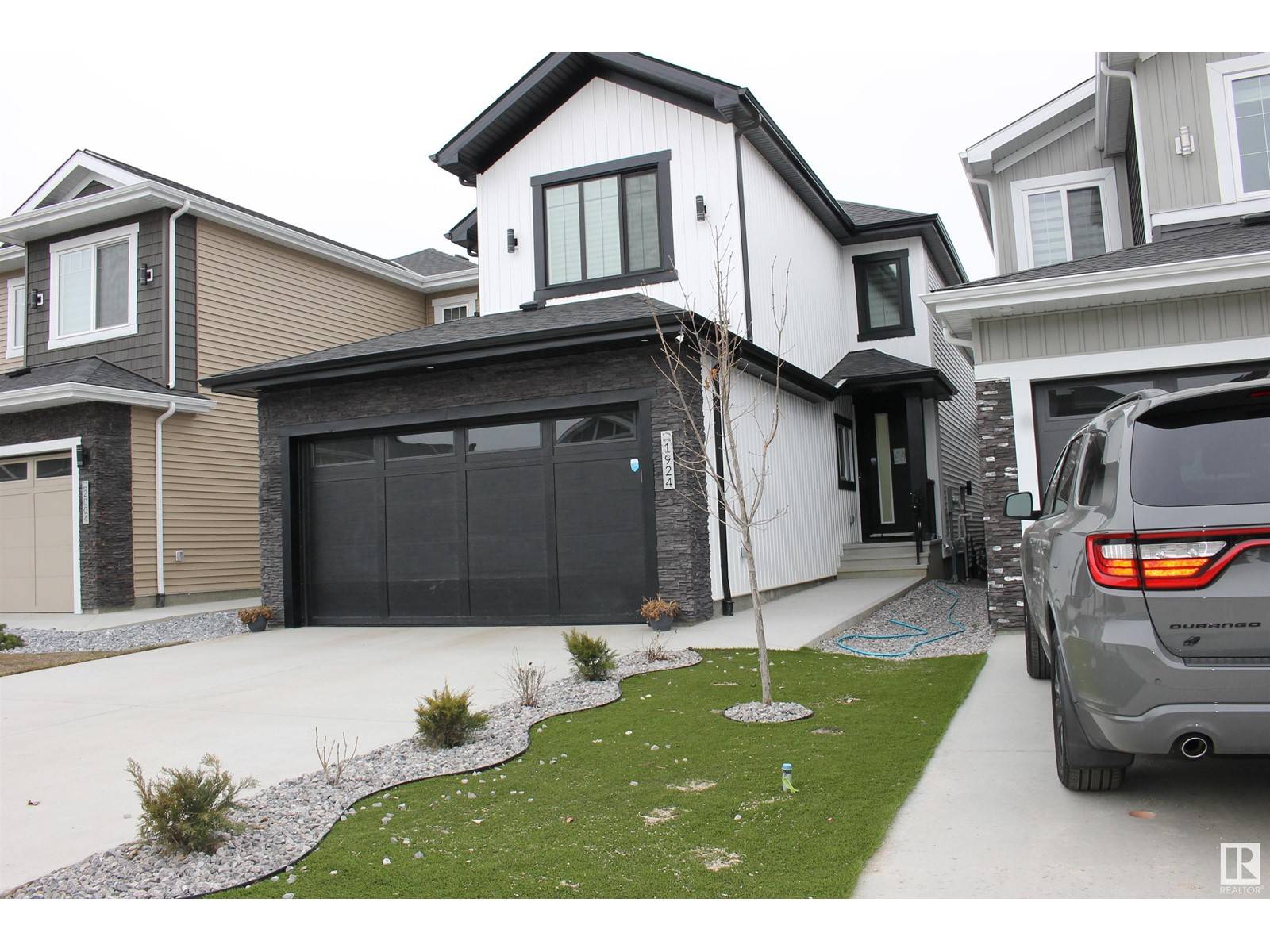 Edmonton, AB T6W5J9,1924 164 street SW SW