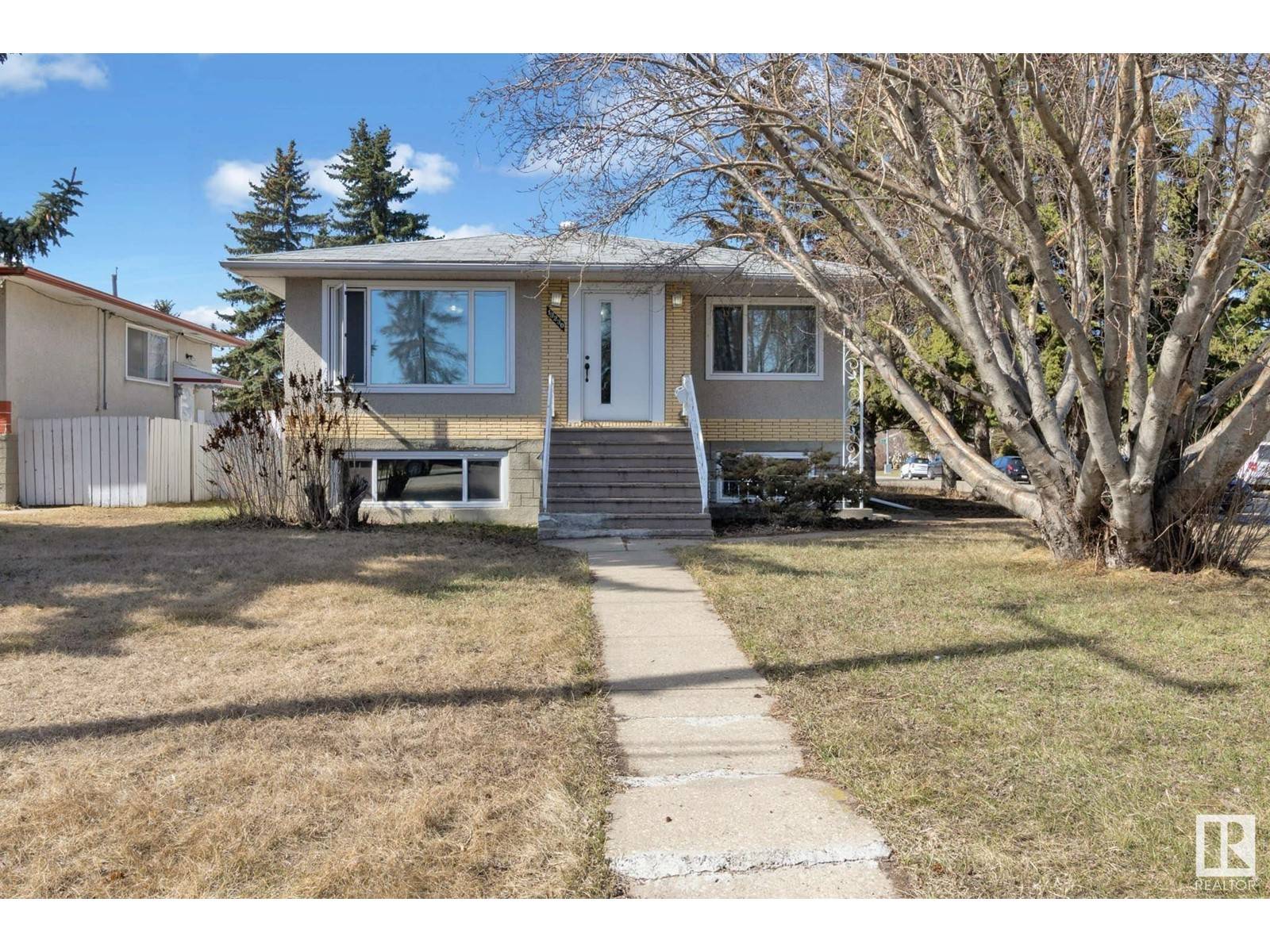 Edmonton, AB T5E4G2,13230/32 101 ST NW NW