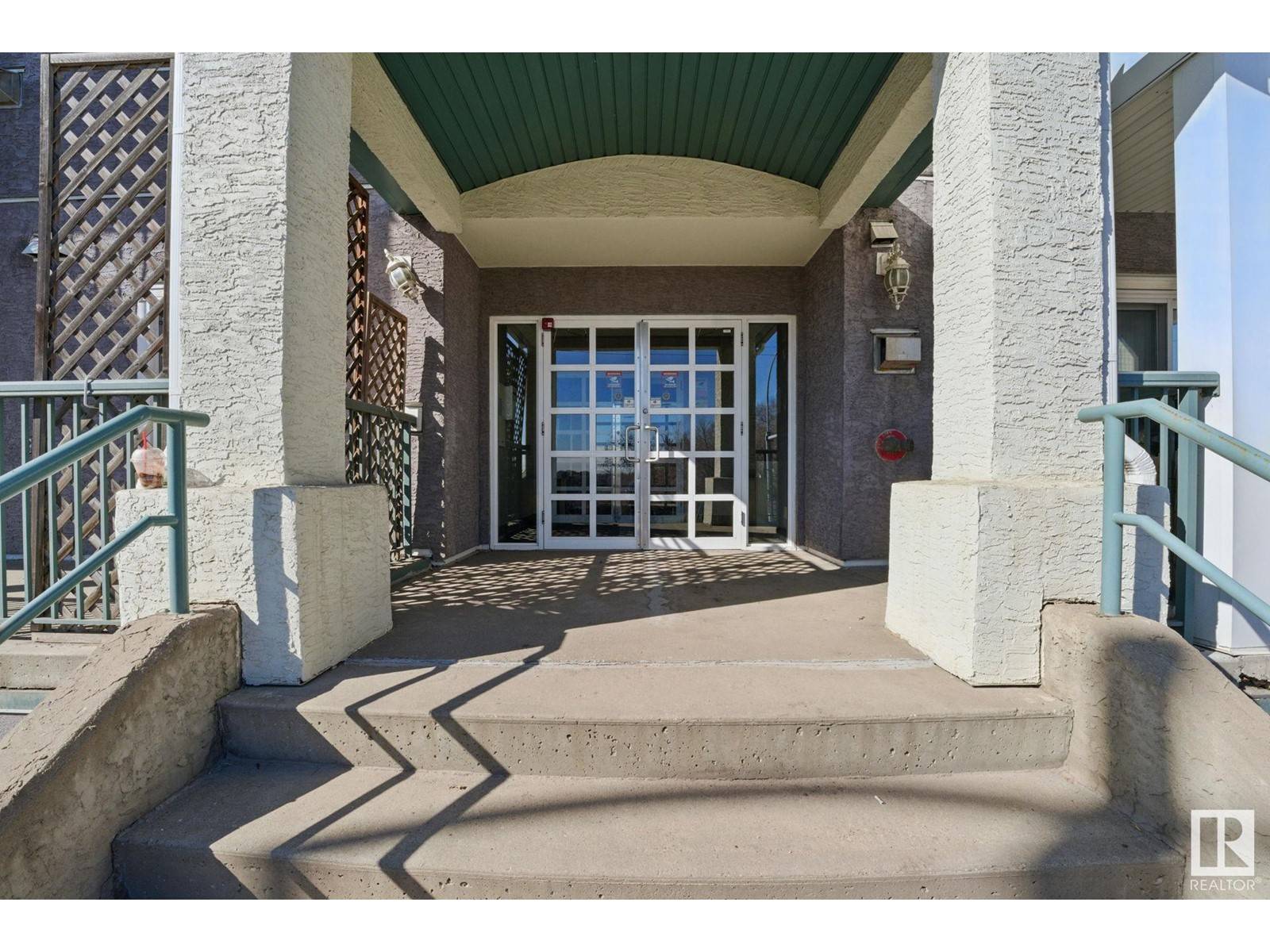 Edmonton, AB T5H4R6,#407 10118 95 ST NW