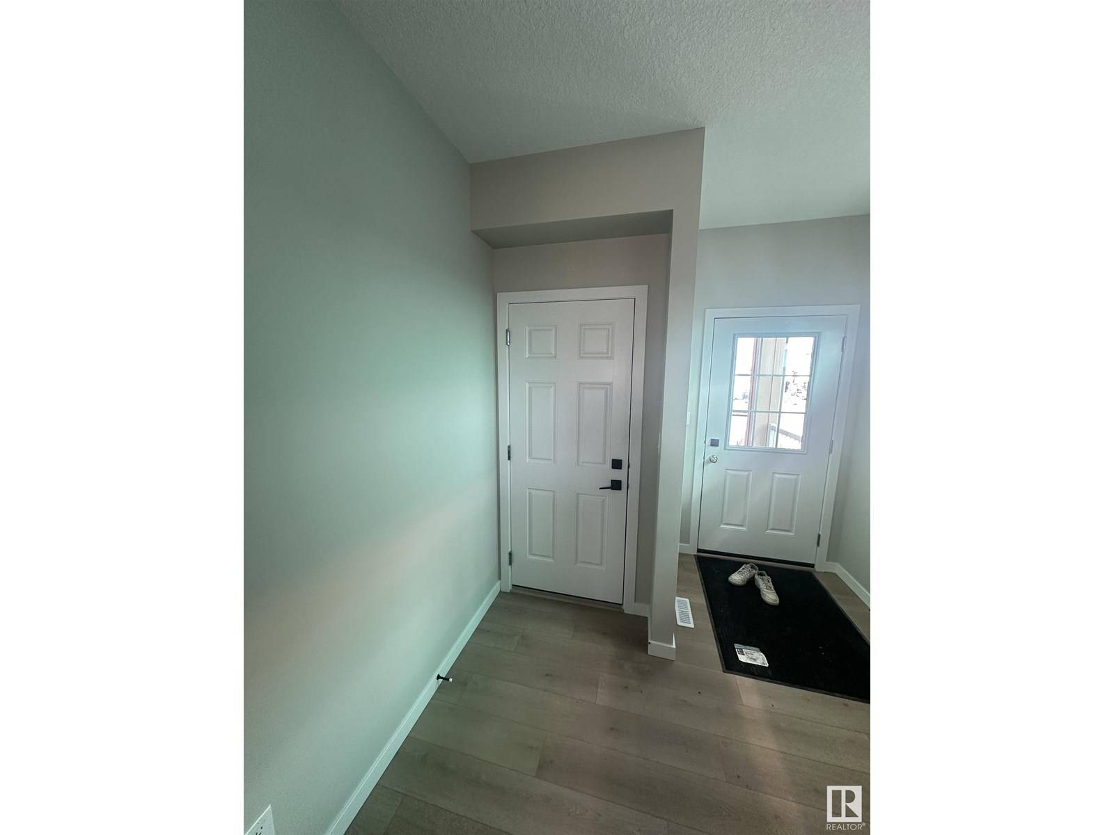 Edmonton, AB T6W5P2,4707 KINNEY RD SW