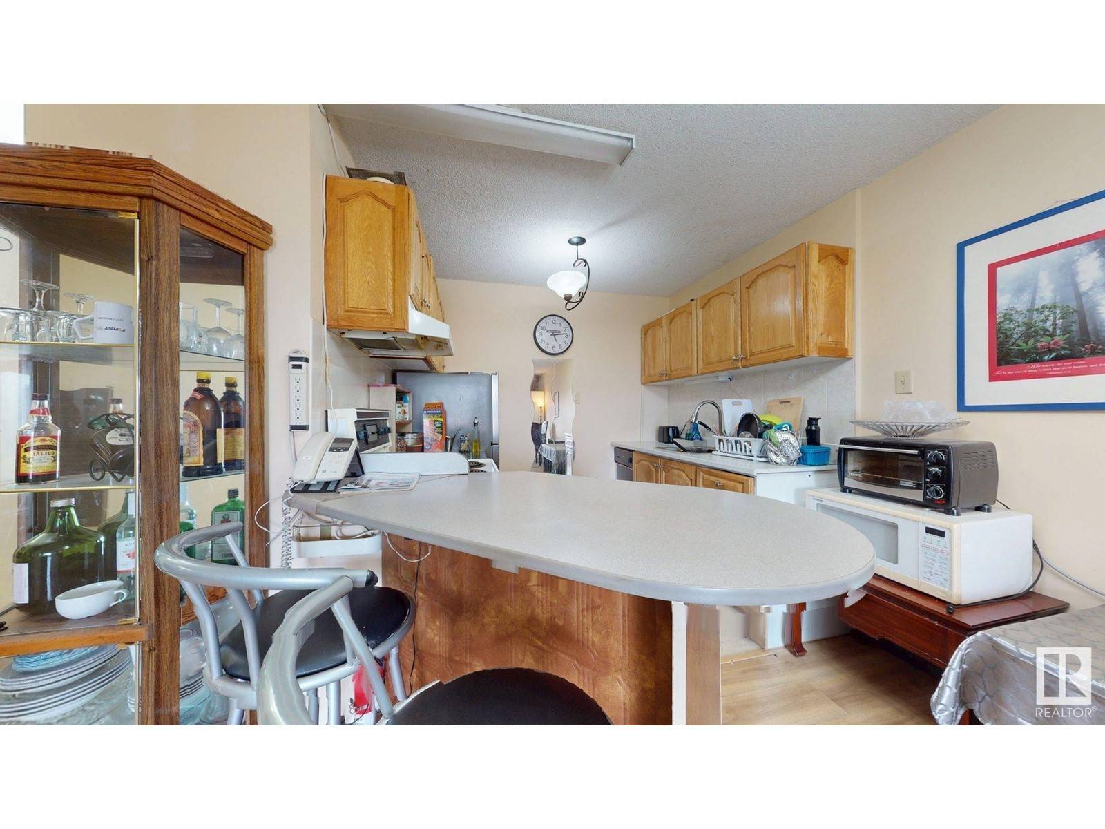 Edmonton, AB T5H3Y6,#203 9028 JASPER AV NW