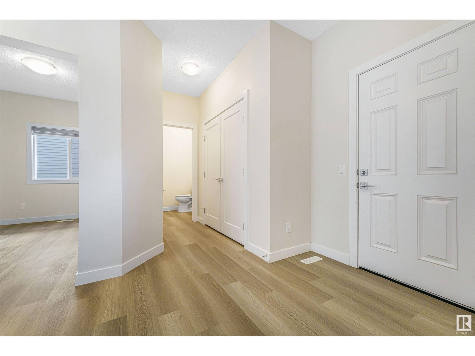 Edmonton, AB T5Z0S8,8836 183 AV NW NW