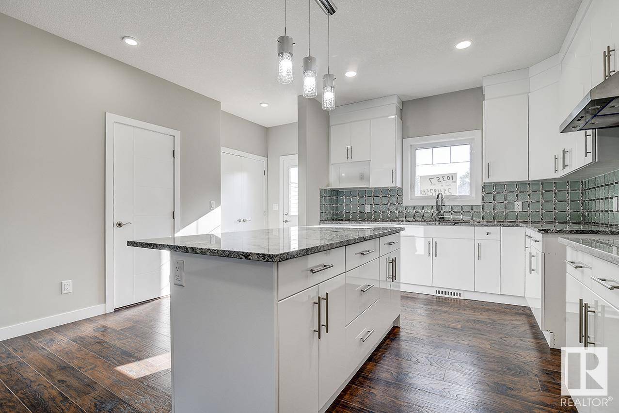Edmonton, AB T5P1L4,10357 149 ST NW