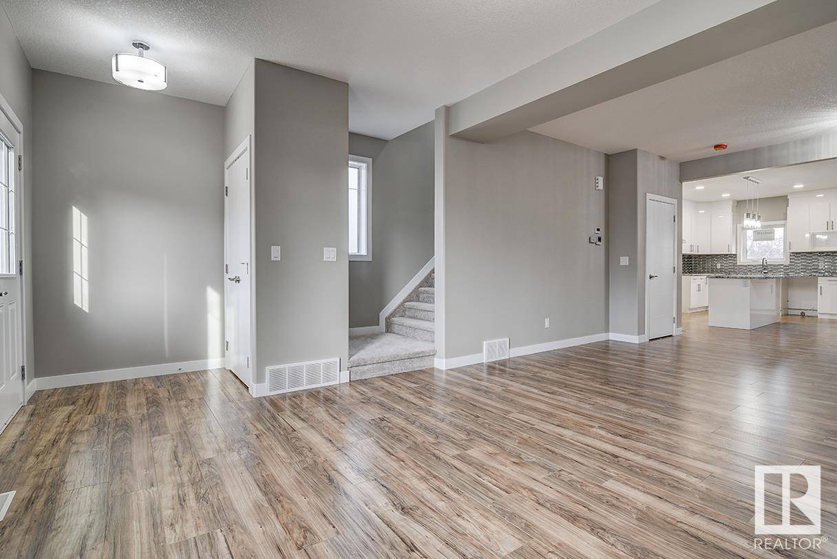 Edmonton, AB T5P1L4,10359 149 ST NW