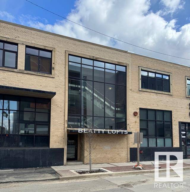 Edmonton, AB T5J5G2,#105 10265 107 ST NW