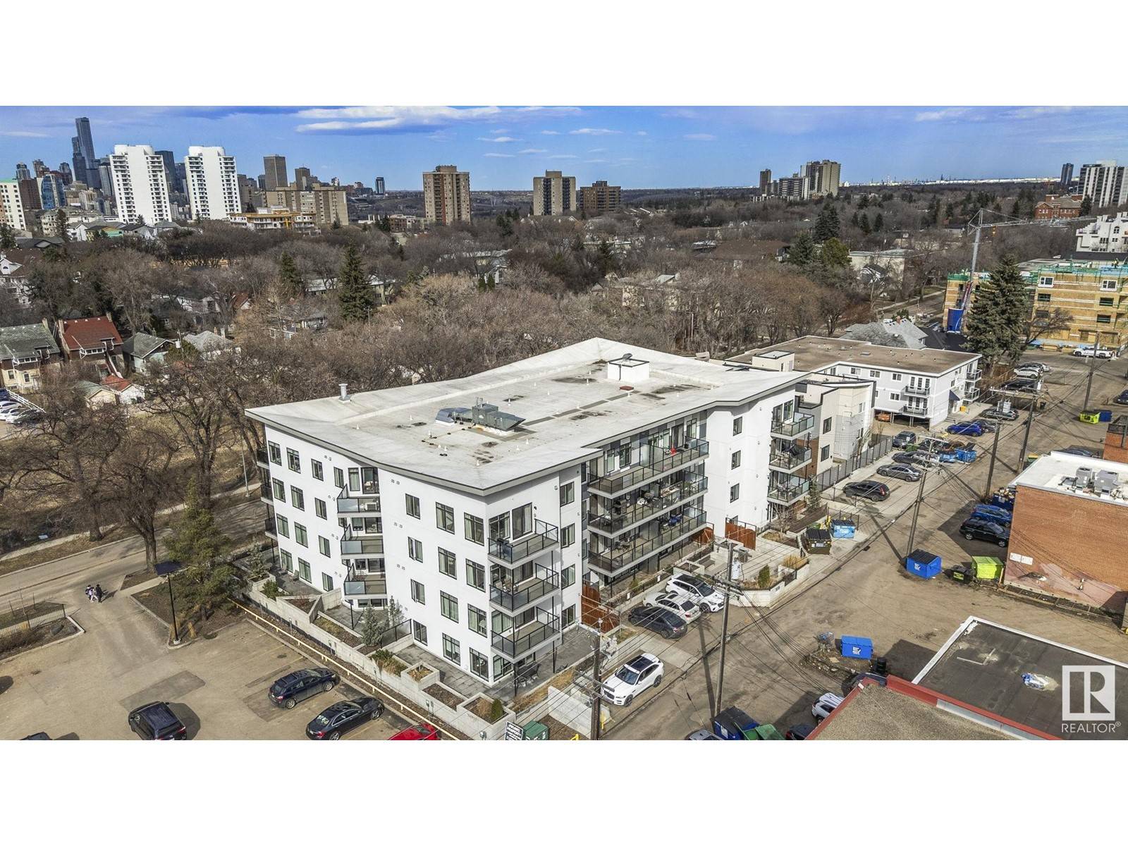 Edmonton, AB T6E2E6,#308 10837 83 AV NW