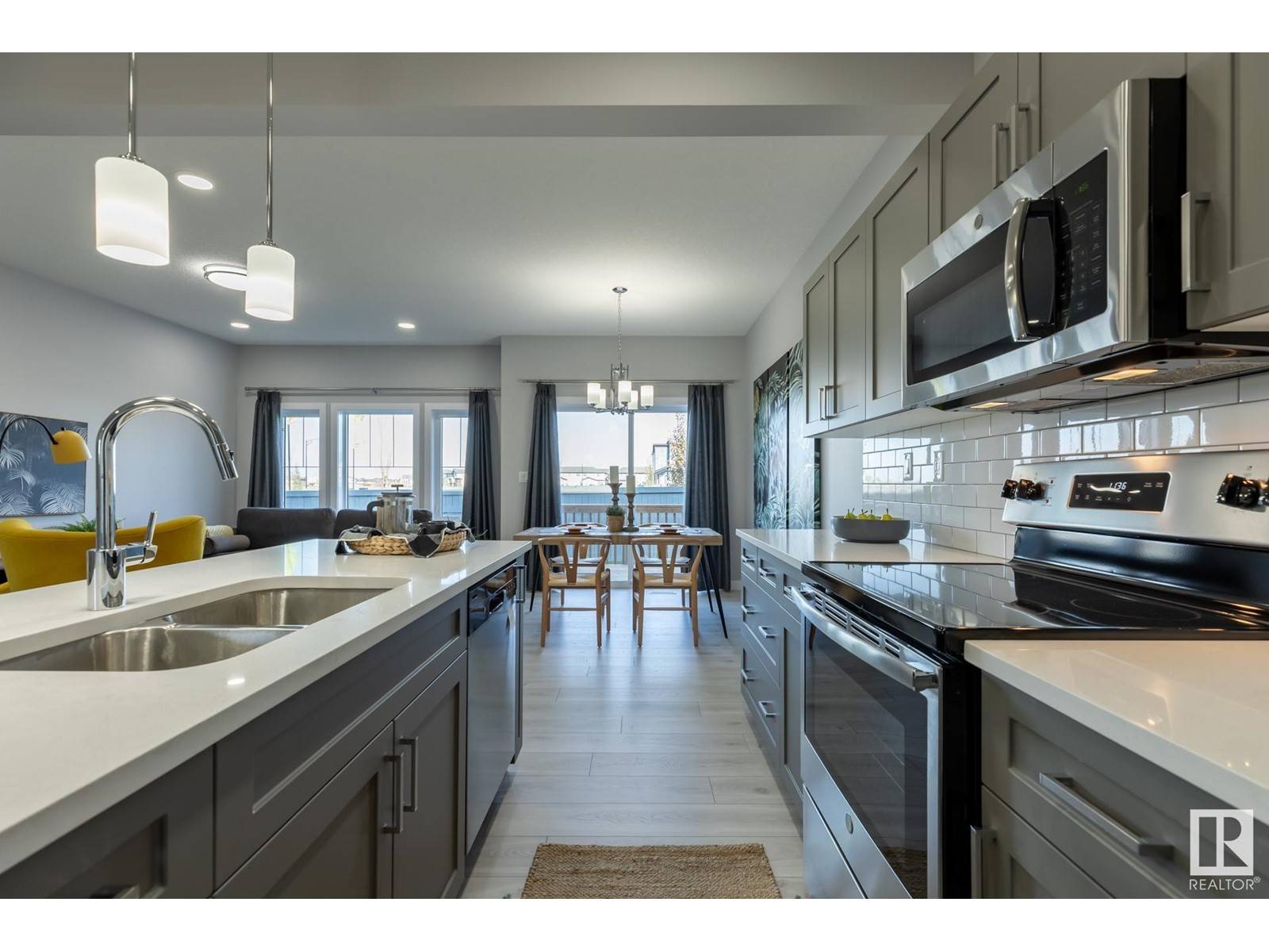 Edmonton, AB T5Z0W6,17621 67 ST NW