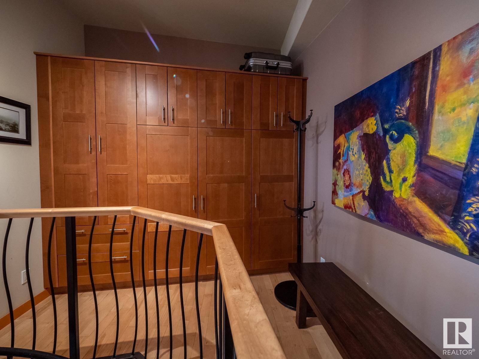 Edmonton, AB T5H2A8,#102 10141 95 ST NW