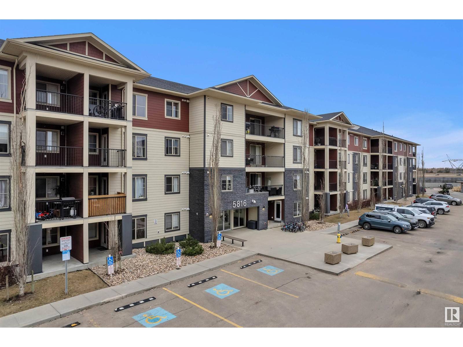Edmonton, AB T6R0W3,#116 5816 MULLEN PL NW