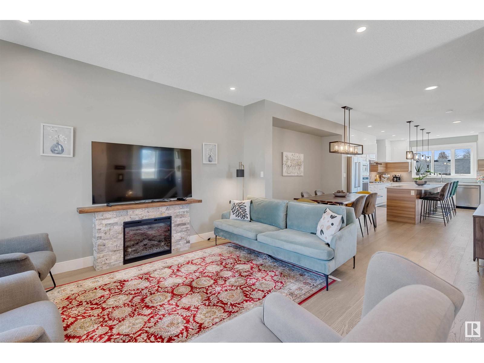 Edmonton, AB T6H2R2,6818 105A ST NW NW