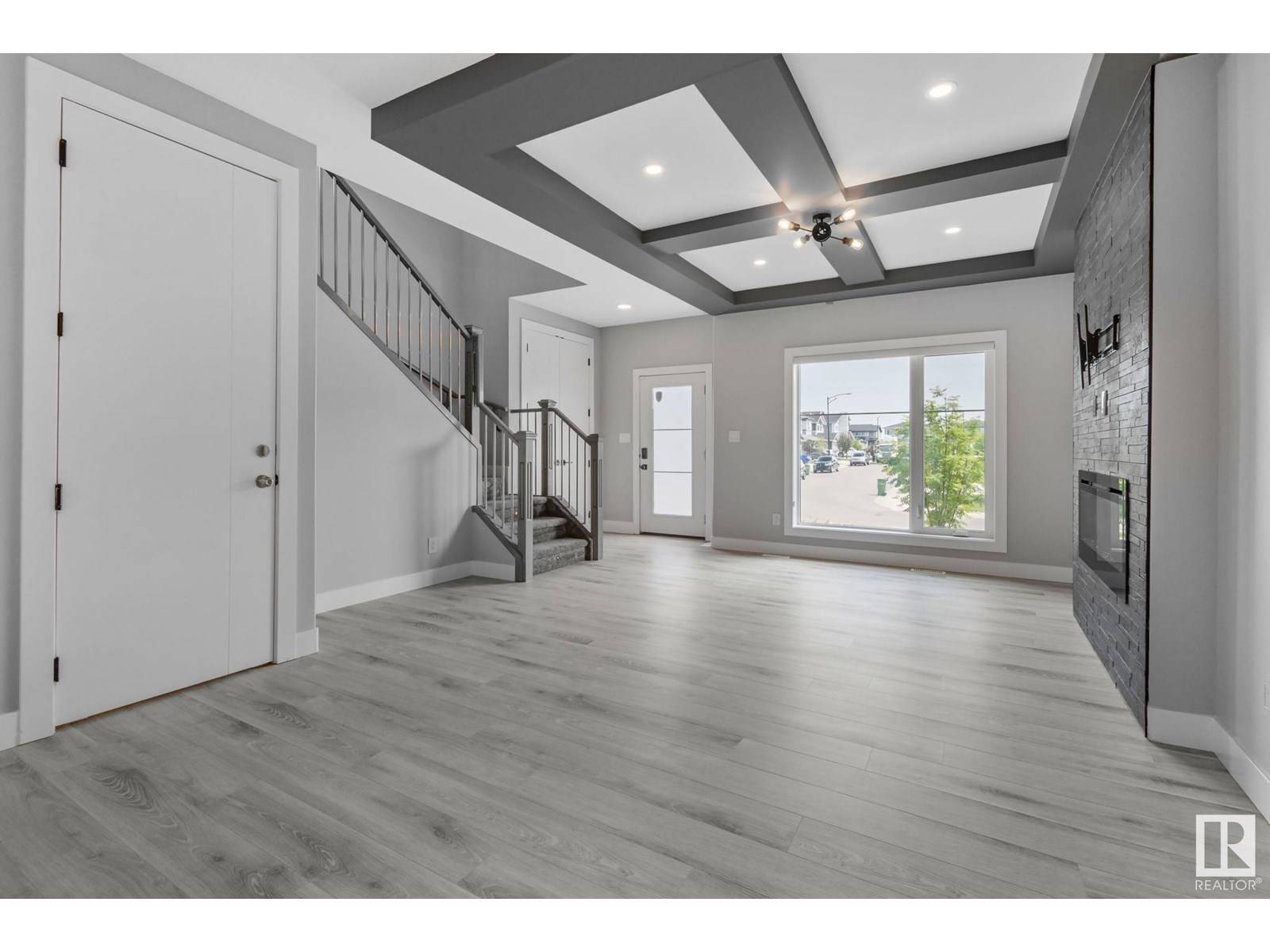 Edmonton, AB T6X2V9,9340 PEAR LI SW