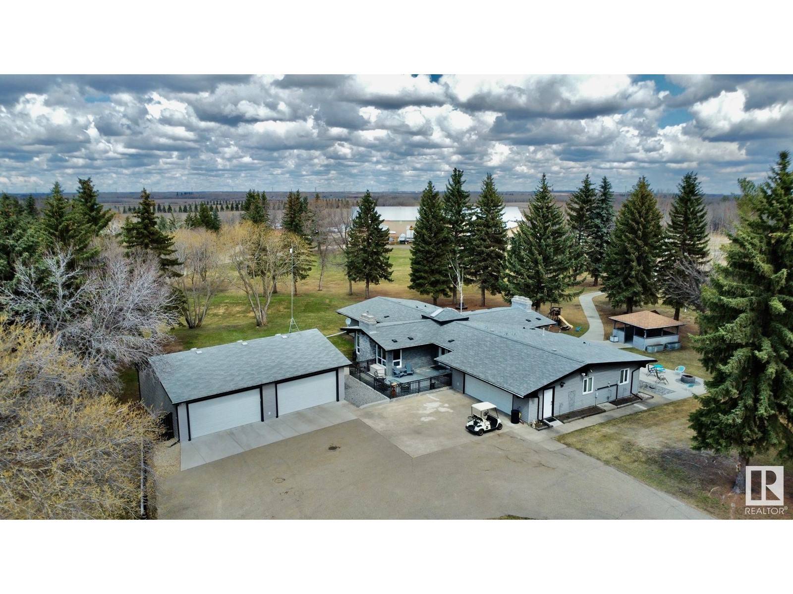 Edmonton, AB T5N6N6,510 197 AV NW