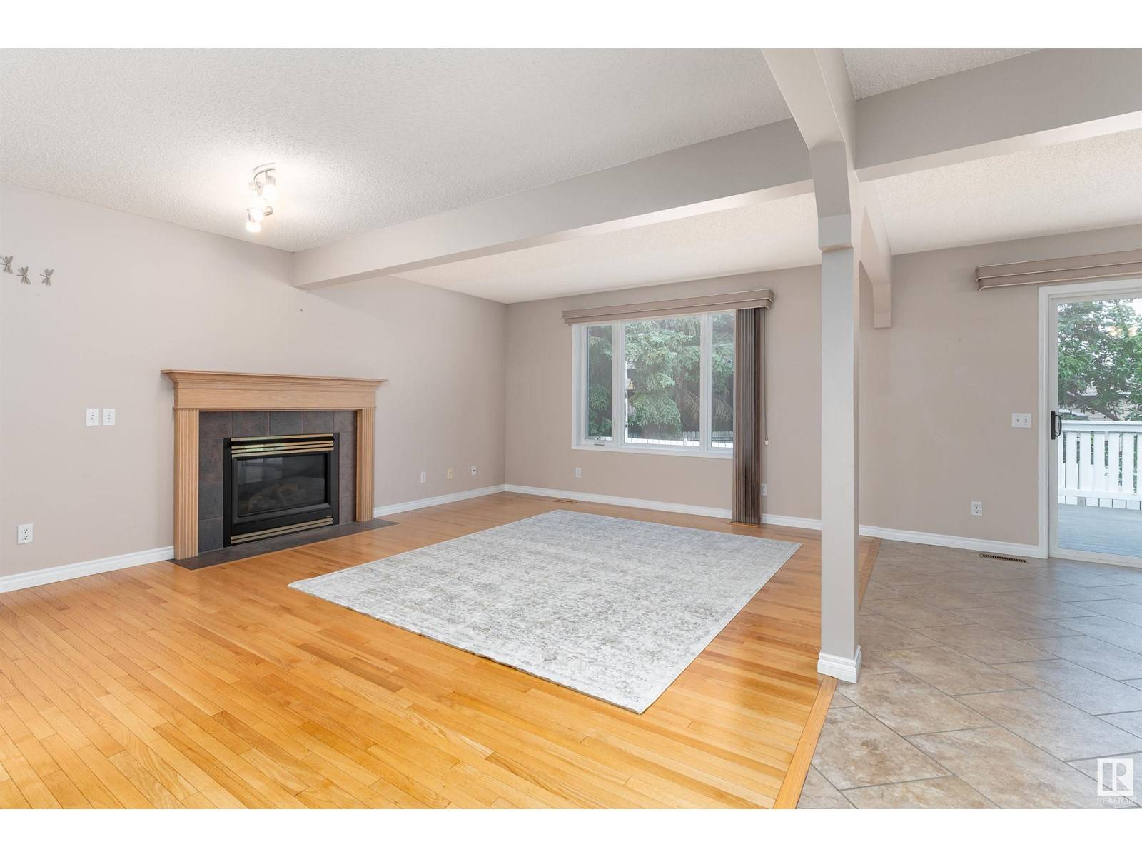Edmonton, AB T5T5Z8,8823 188 ST NW