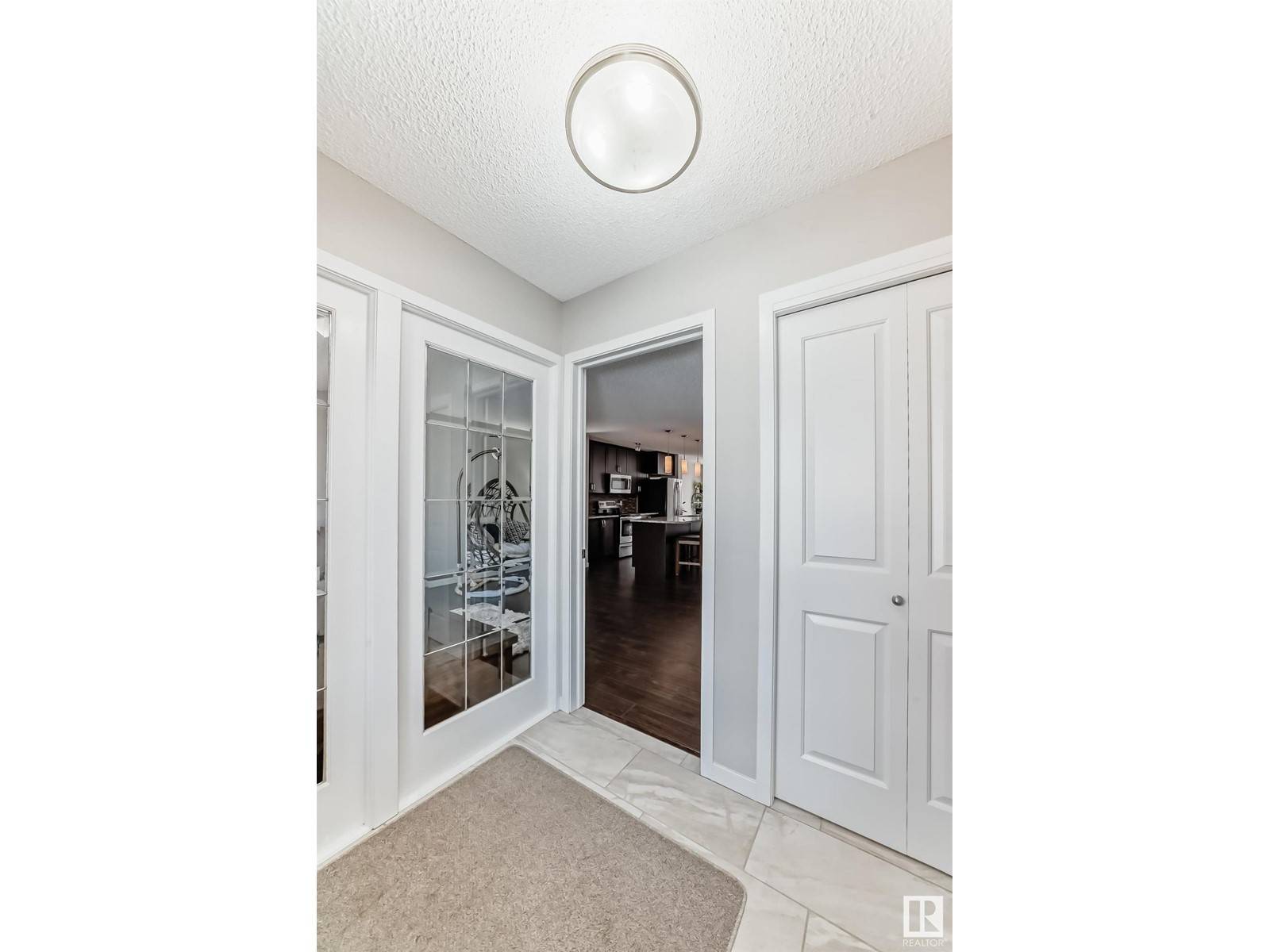 Edmonton, AB T6W3S1,2598 COUGHLAN RD SW