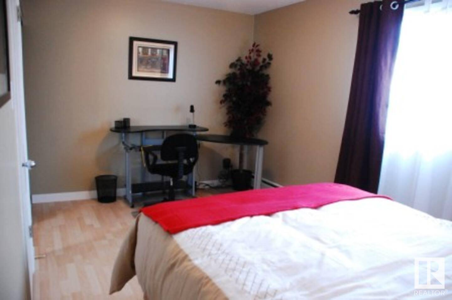 Edmonton, AB T5K1P1,#407 10145 113 ST NW