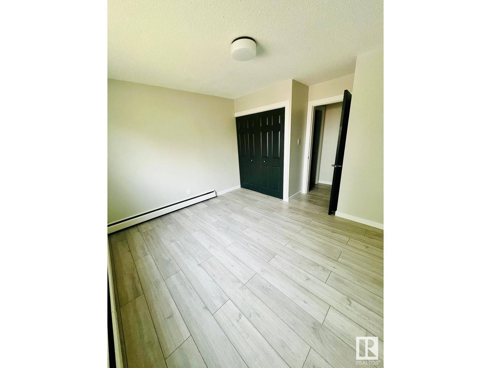 Edmonton, AB T5A1C2,#37B 13230 FORT RD NW