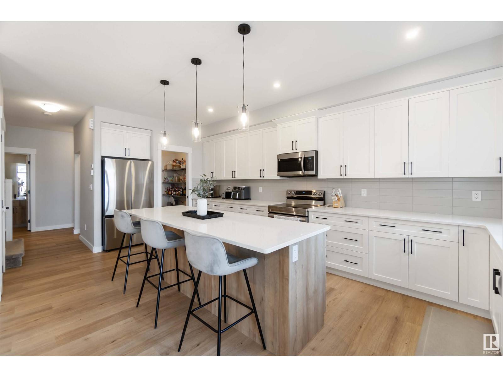 Spruce Grove, AB T7X2X6,76 GLADSTONE BN