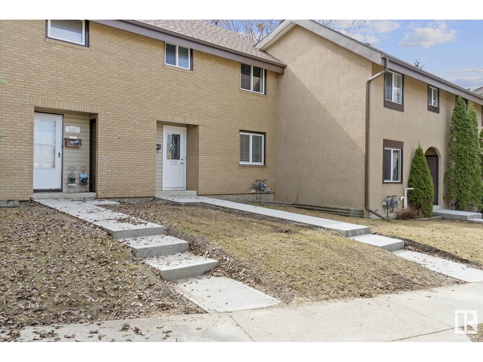 St. Albert, AB T8N1R9,119 GRANDIN VILLAGE