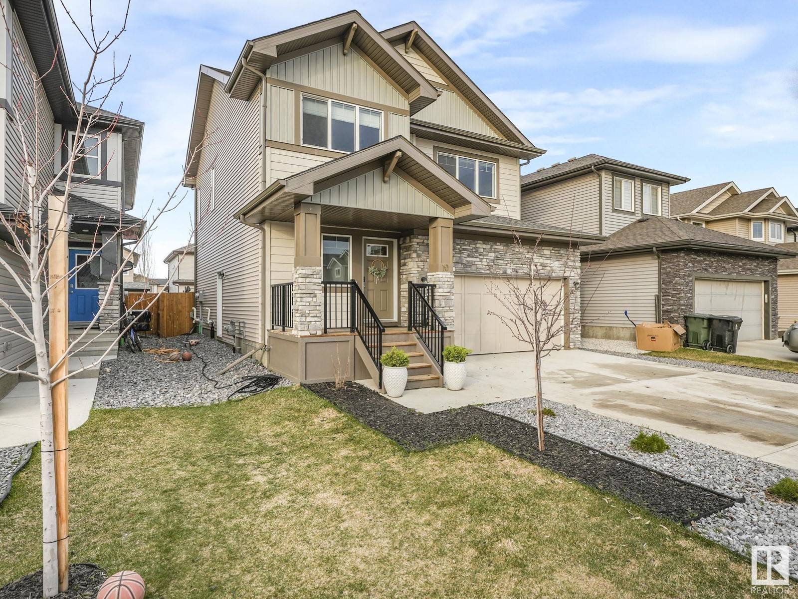 Spruce Grove, AB T7X0J3,10 AUTUMNWOOD CR