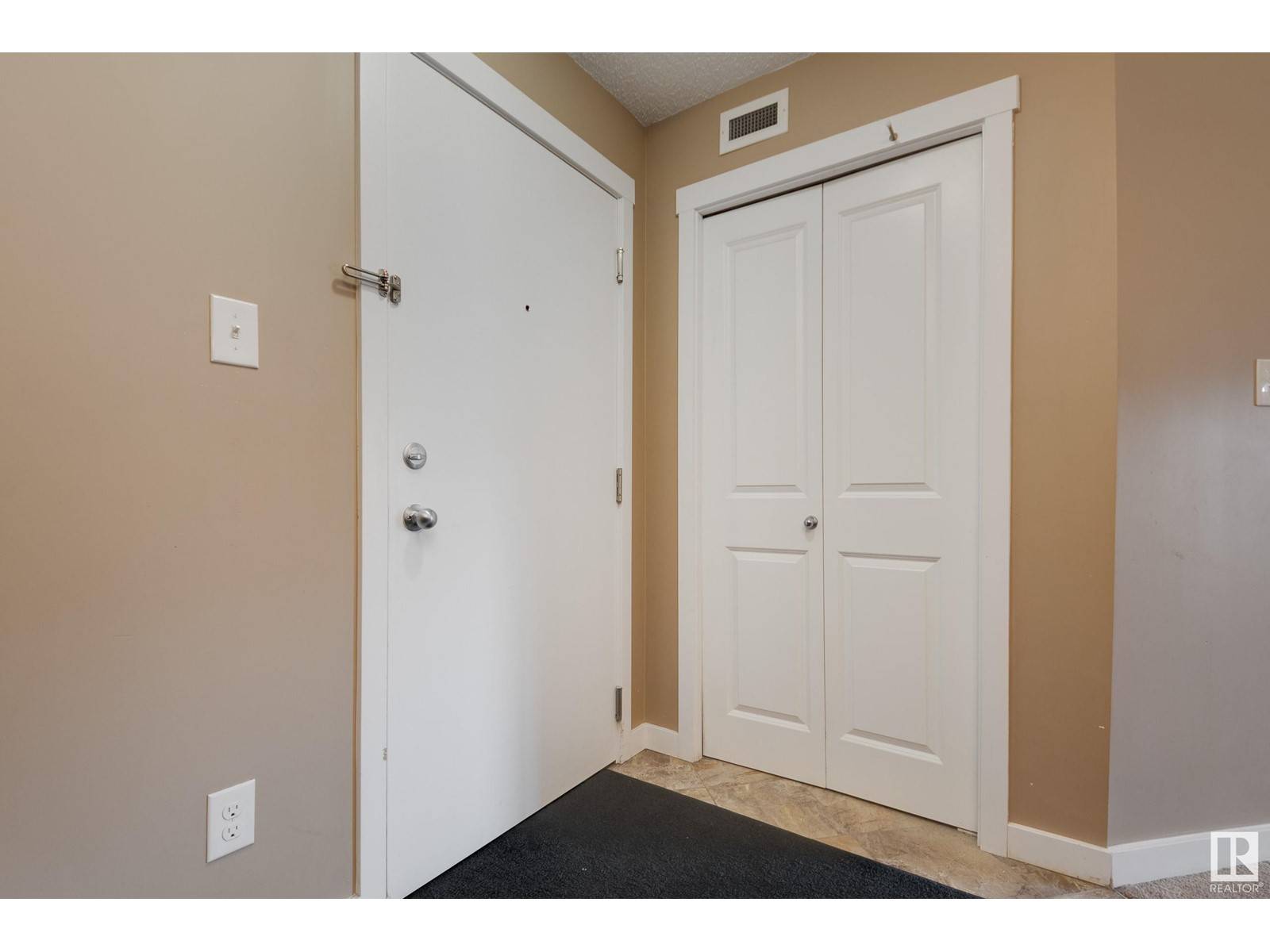 Edmonton, AB T5Z0N7,#213 18126 77 ST NW