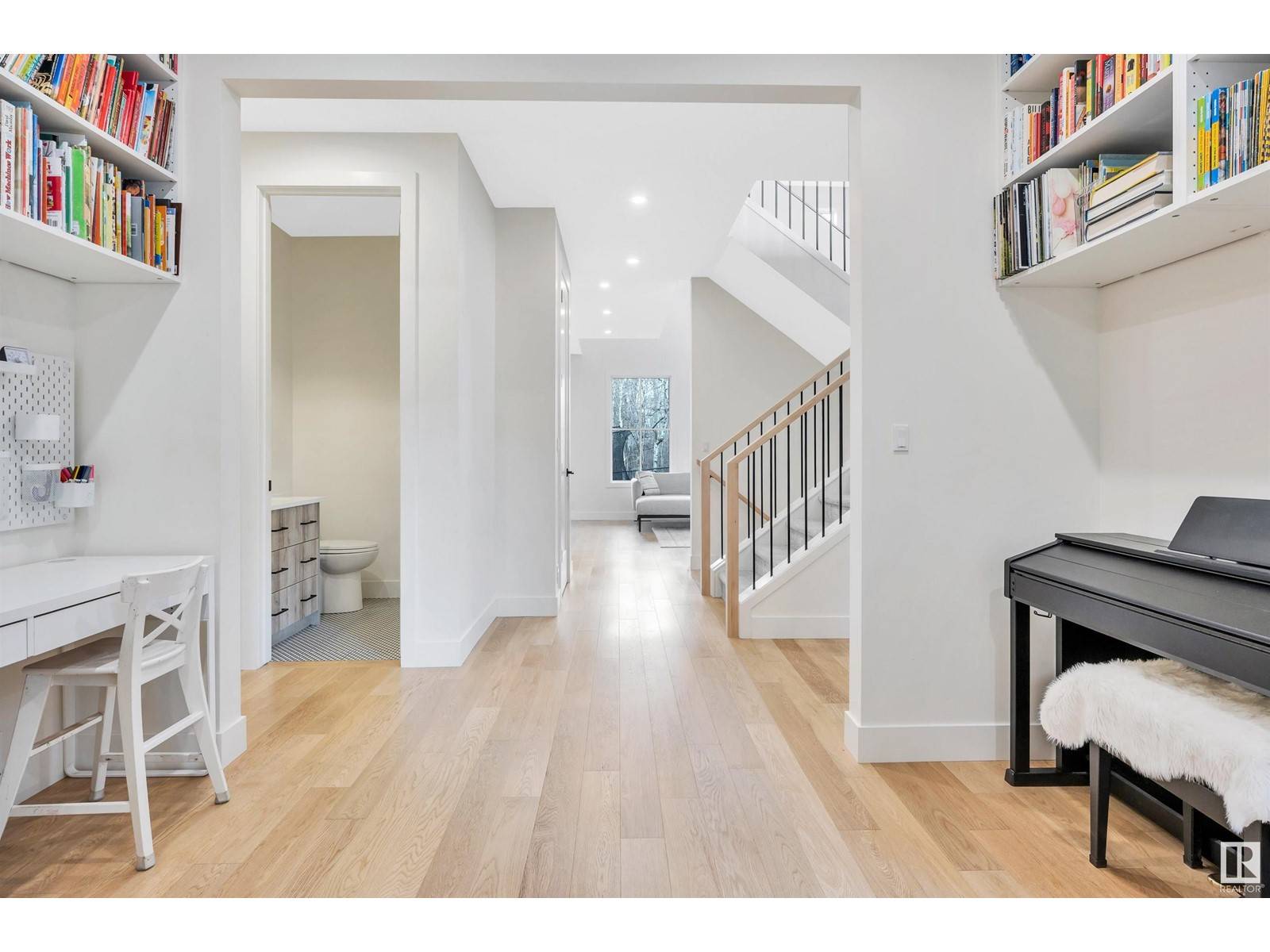 Sherwood Park, AB T8H1B3,221 ANNANDALE CR