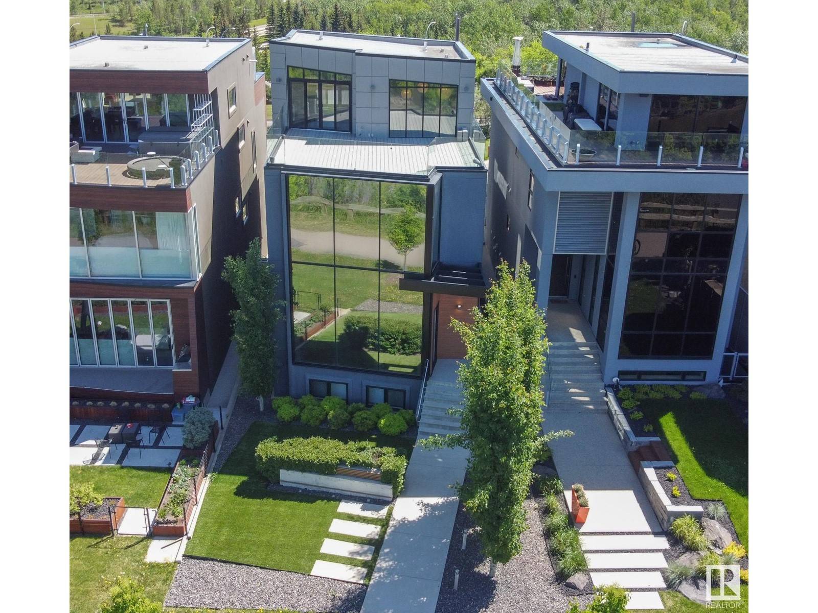 Edmonton, AB T6E3X1,9509 99B ST NW