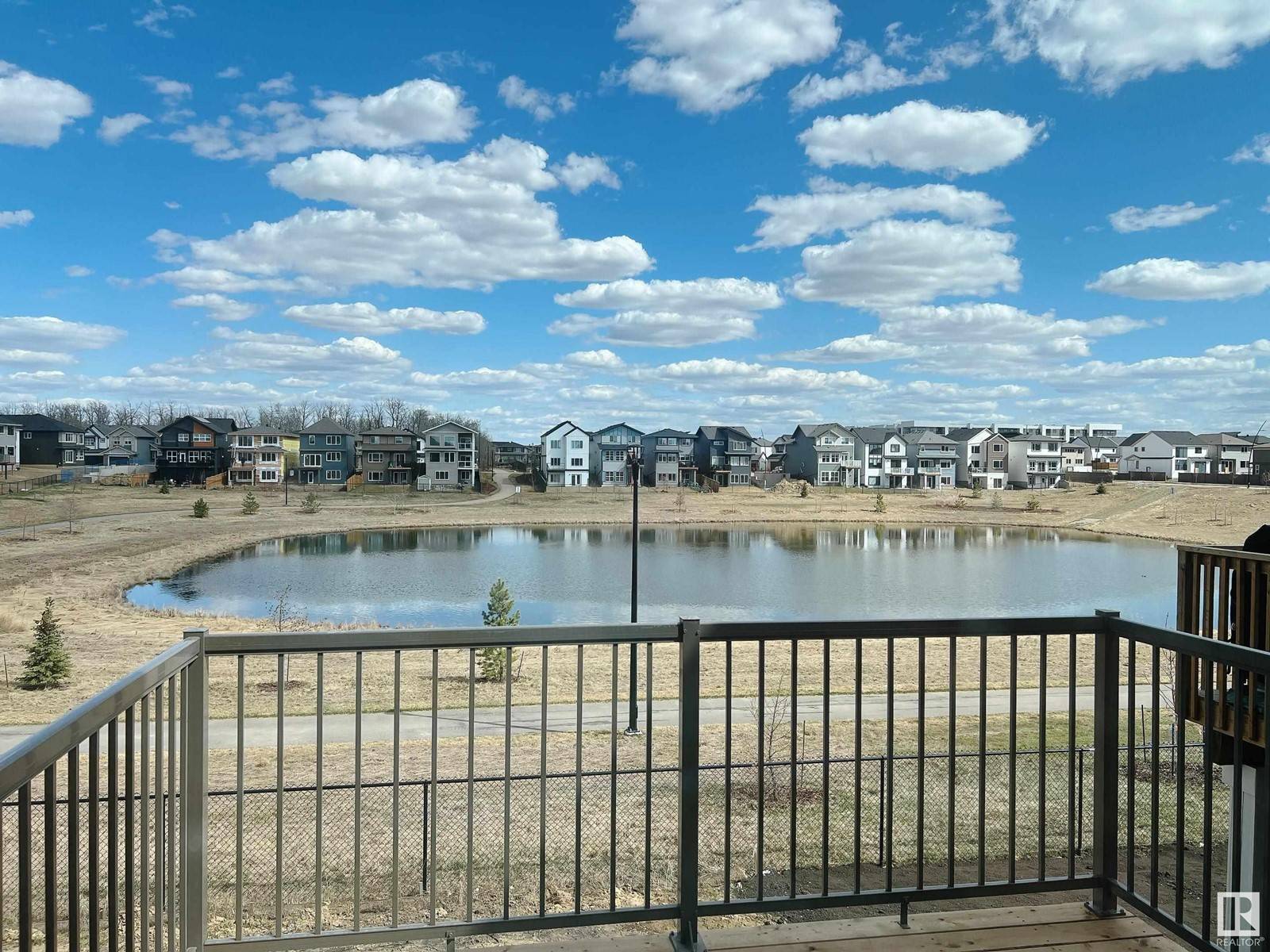 Edmonton, AB T6M0N9,2603 208 ST NW