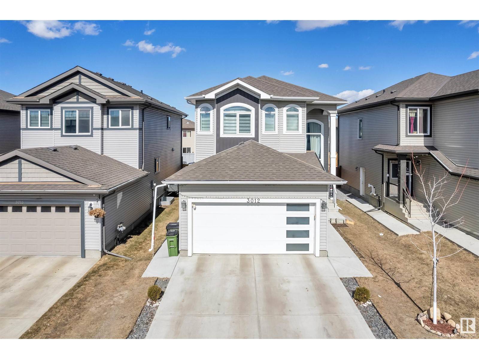 Edmonton, AB T6T2H1,3012 12 AV NW